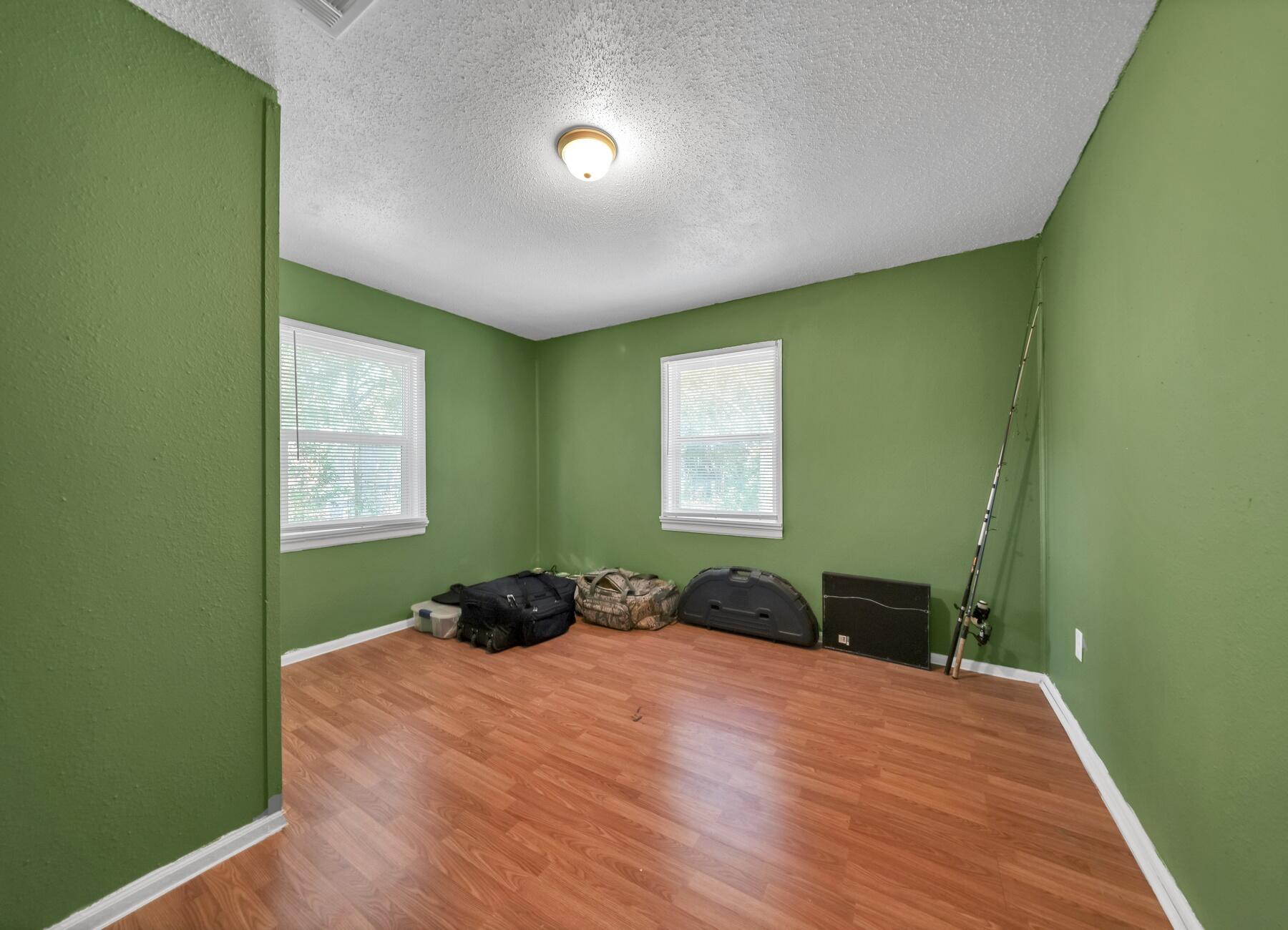 MORRIS ADDN TO CRESTVIEW - Residential