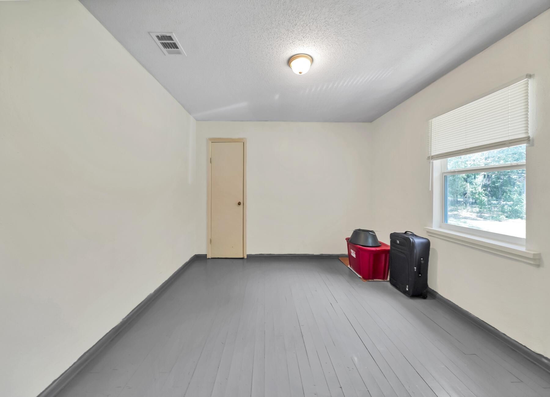 MORRIS ADDN TO CRESTVIEW - Residential