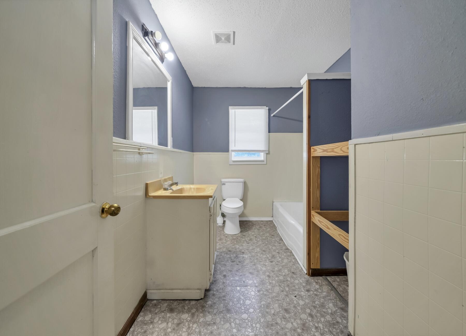 MORRIS ADDN TO CRESTVIEW - Residential