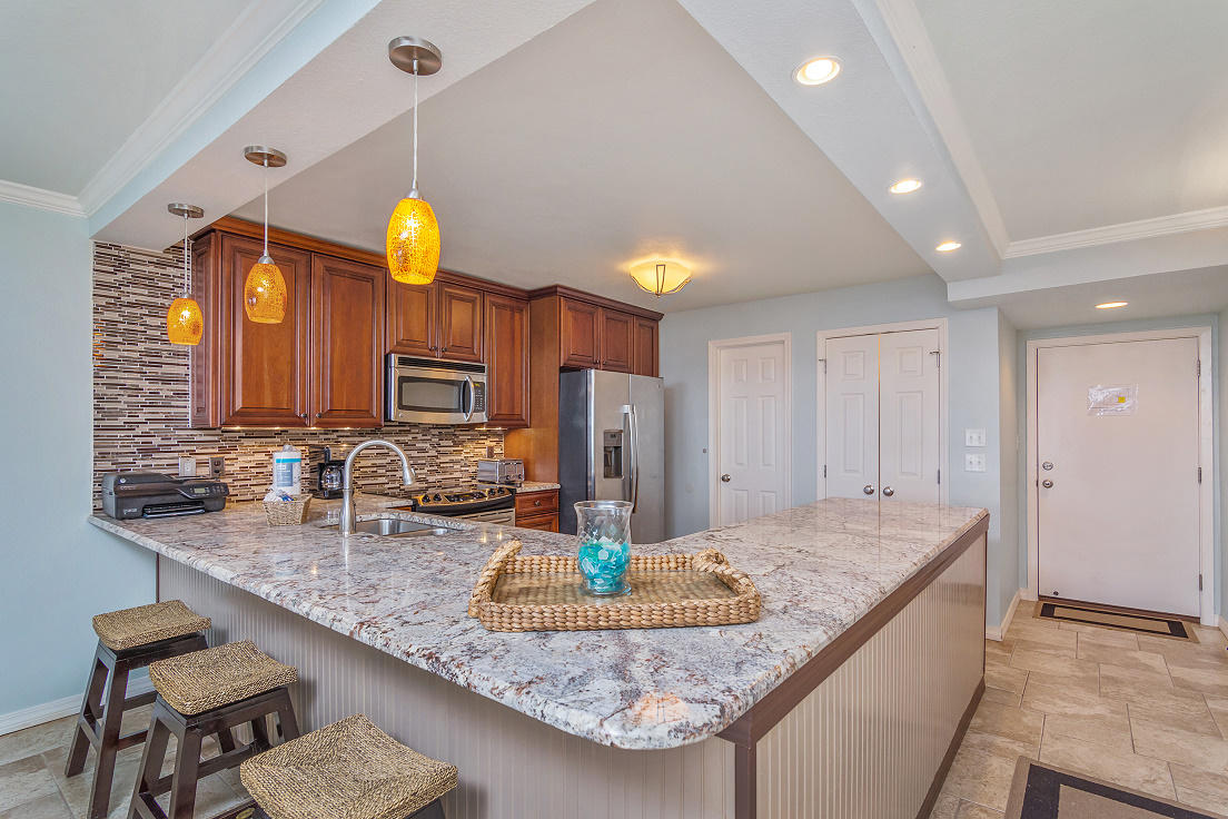 SHORELINE TOWERS 1 - Residential