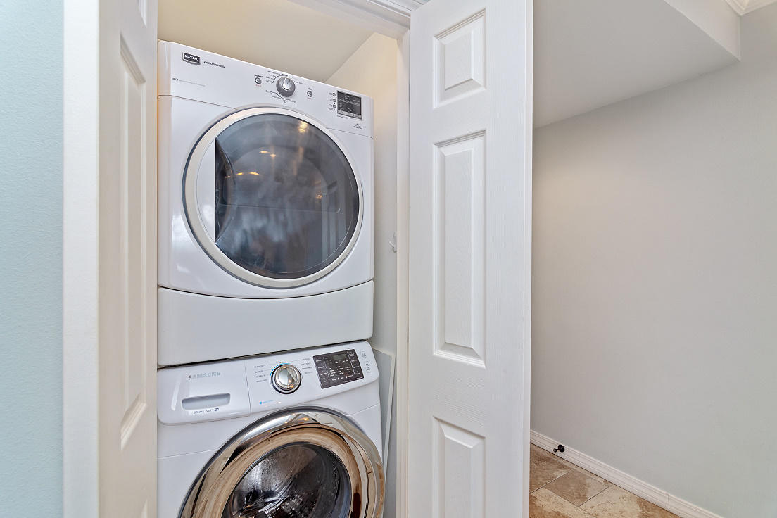 SHORELINE TOWERS 1 - Residential