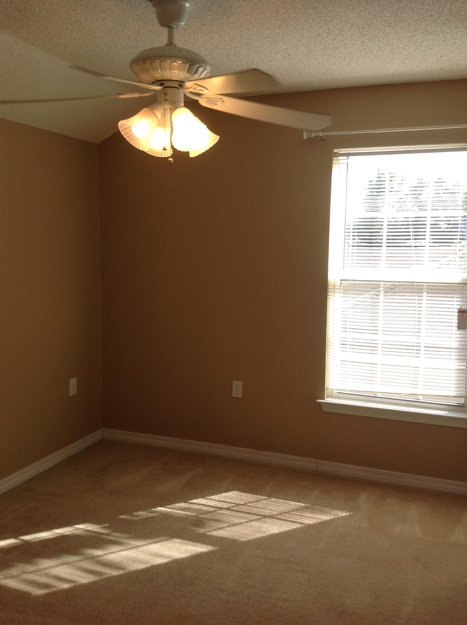 OAK PARK ESTATES - Residential Lease