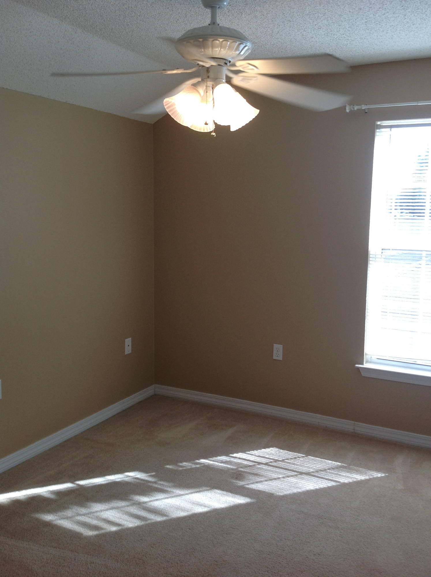 OAK PARK ESTATES - Residential Lease