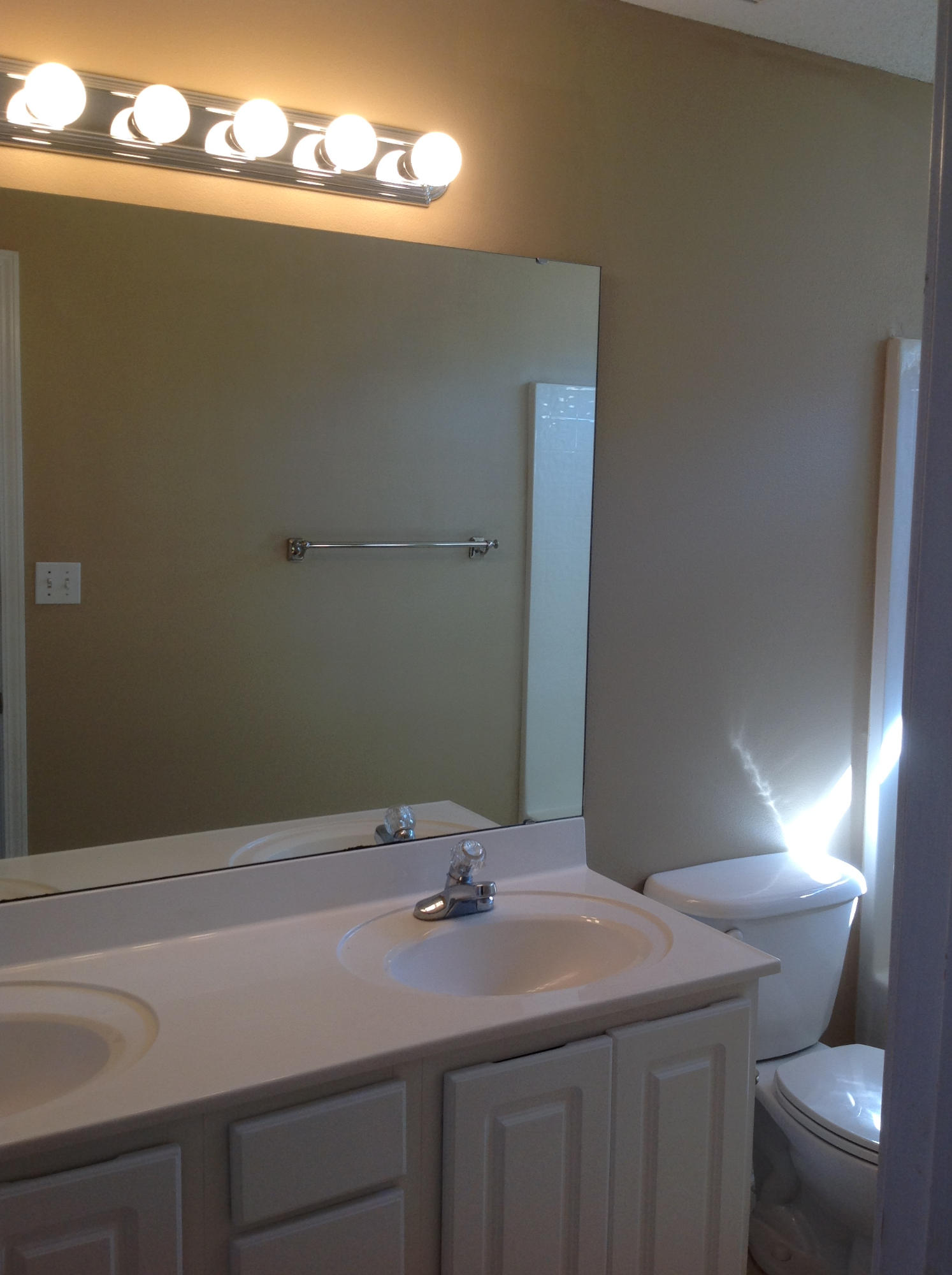 OAK PARK ESTATES - Residential Lease