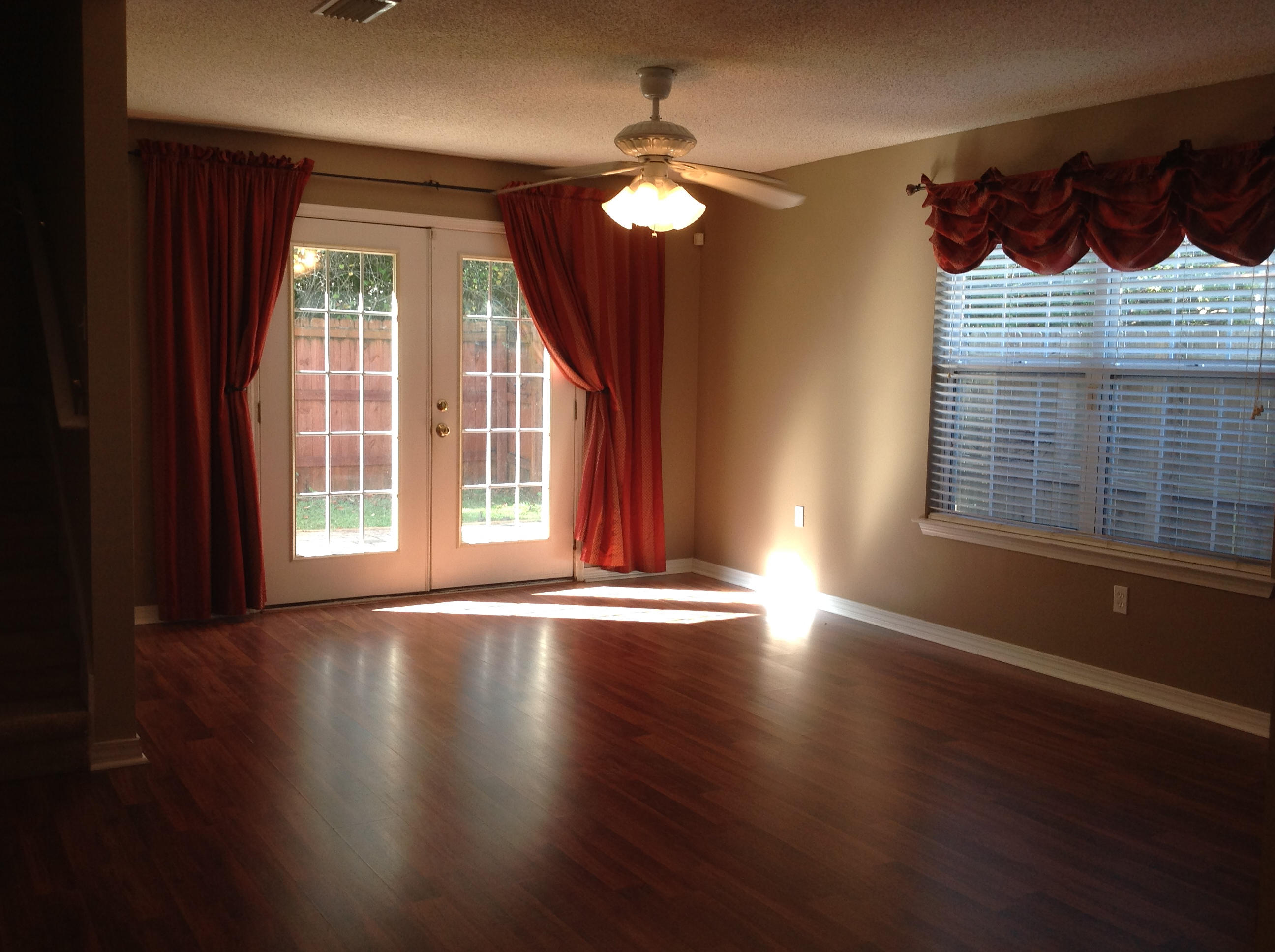 OAK PARK ESTATES - Residential Lease