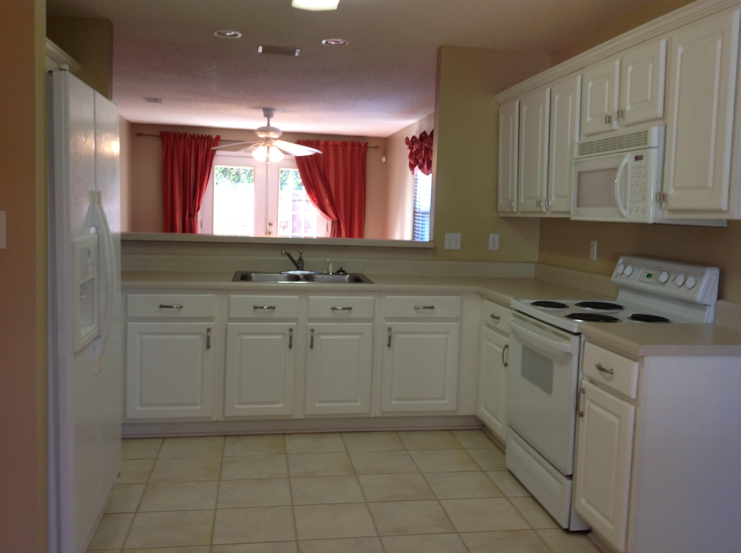 OAK PARK ESTATES - Residential Lease