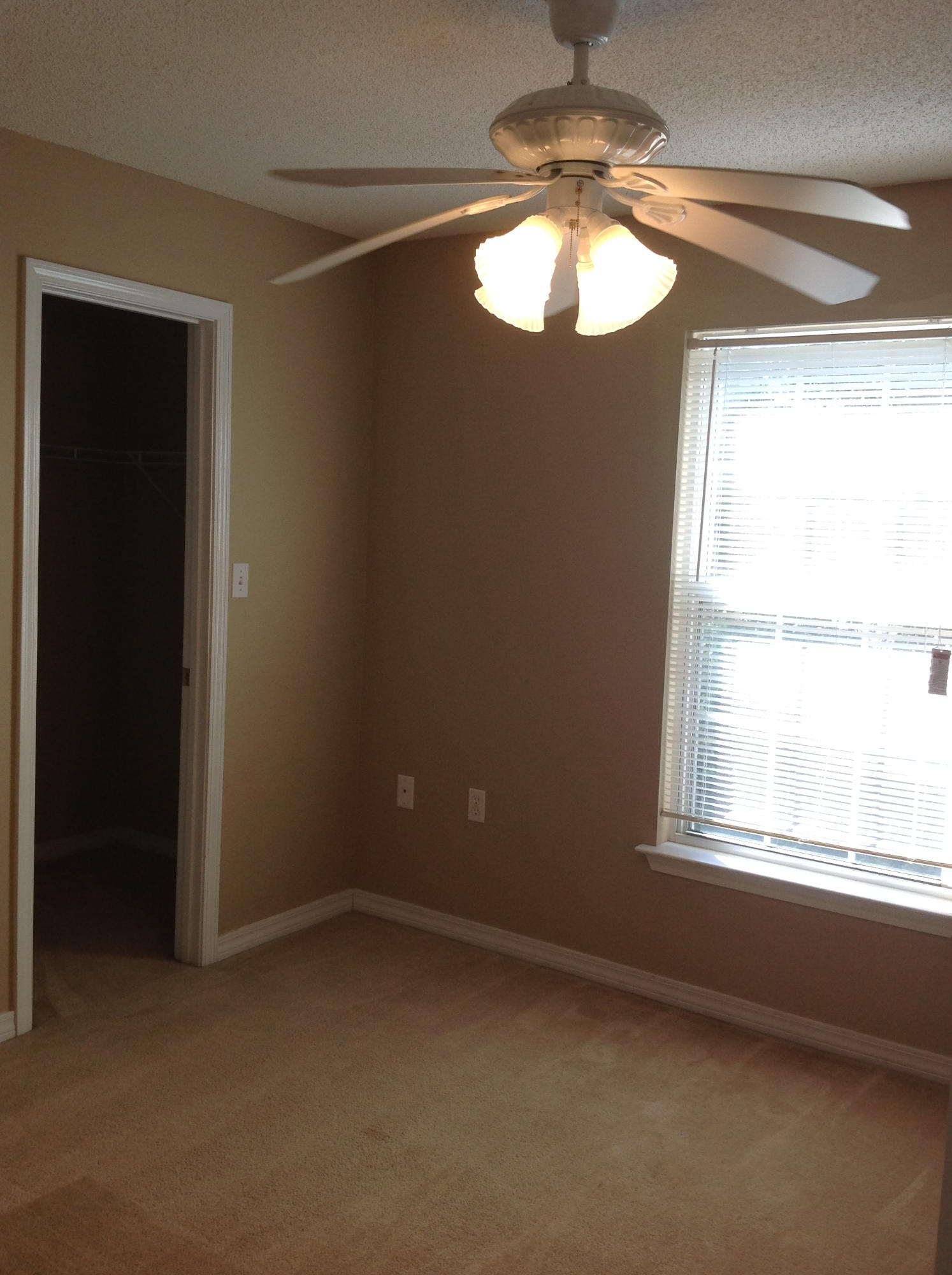 OAK PARK ESTATES - Residential Lease