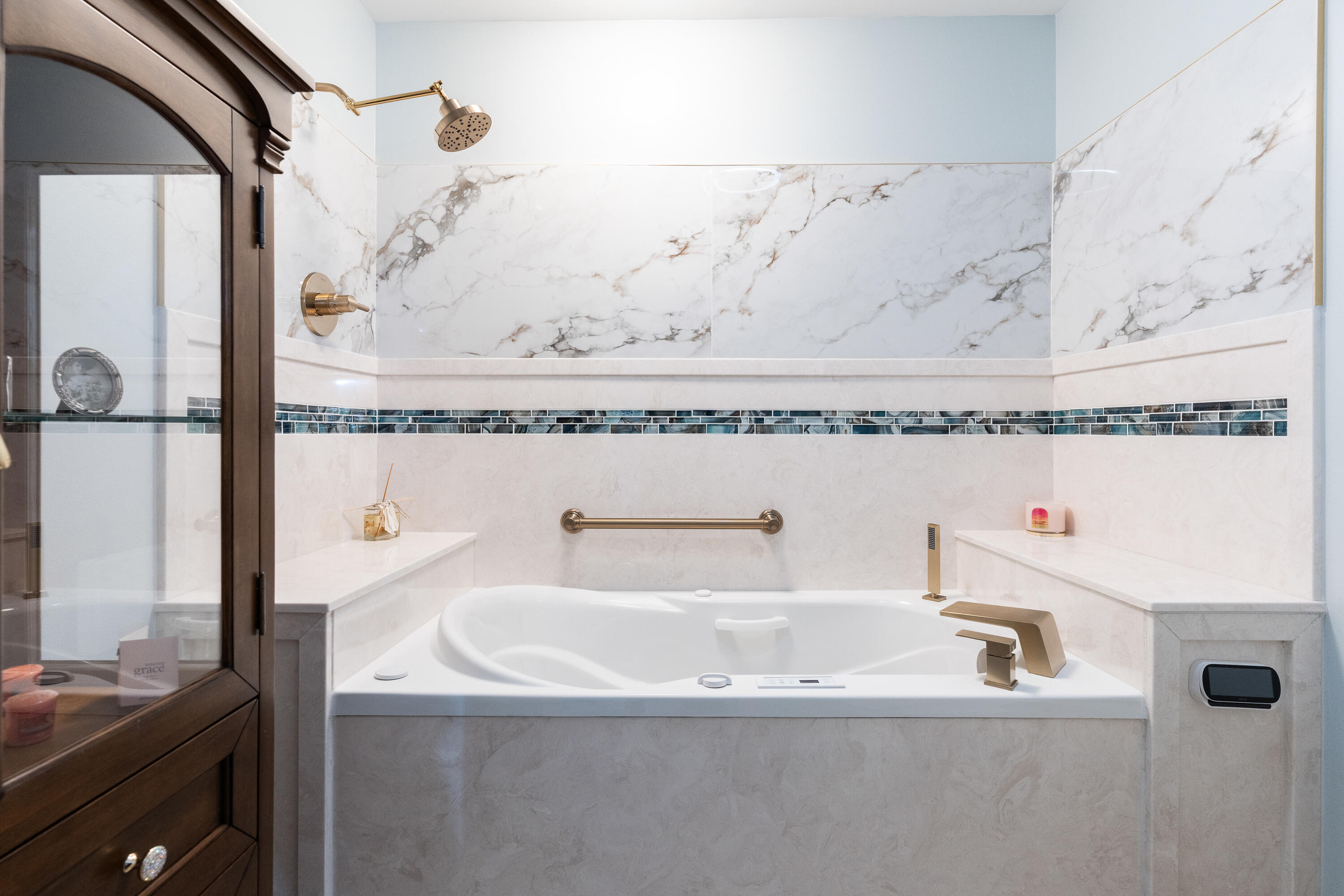 RAINTREE ESTATES - Residential