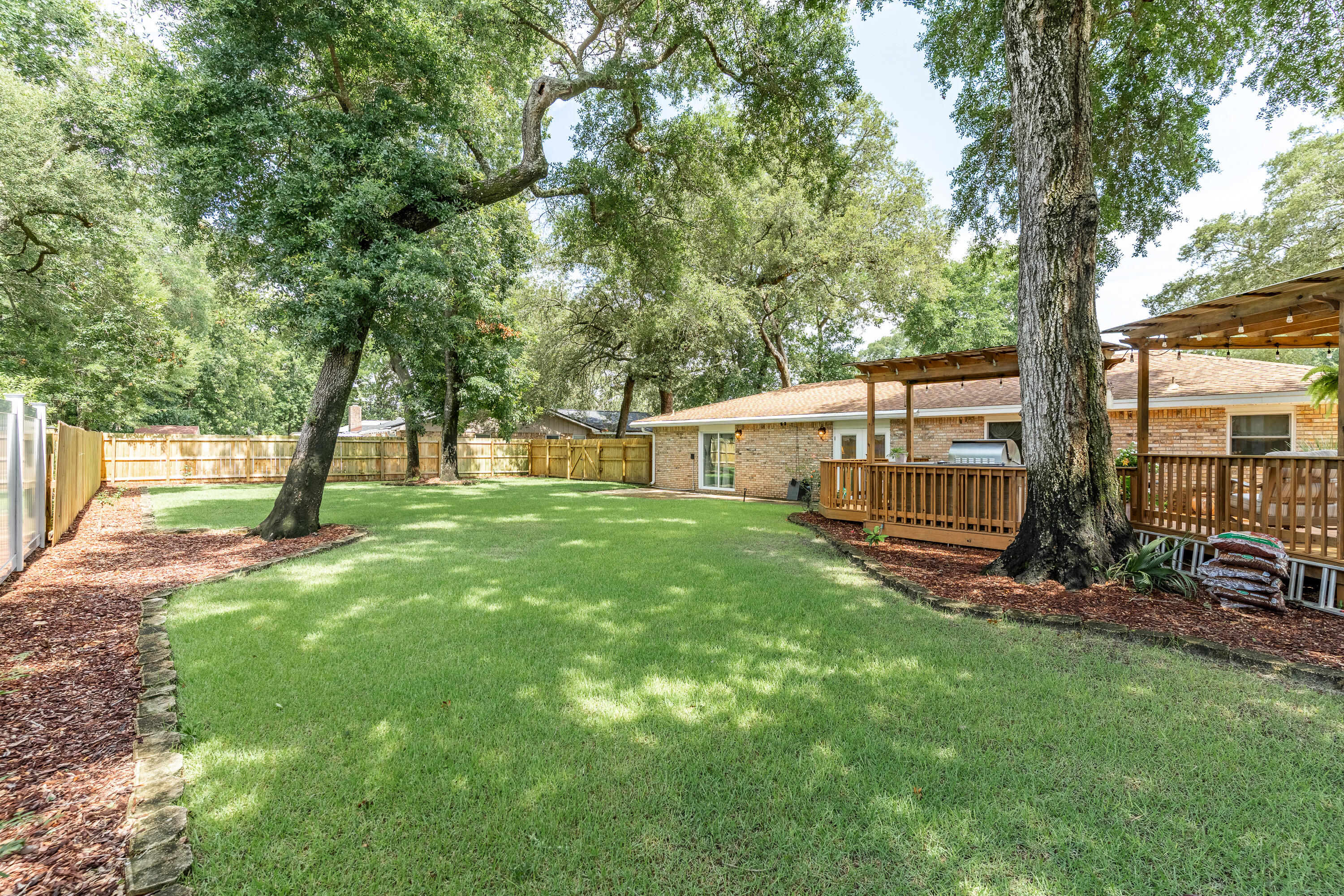 RAINTREE ESTATES - Residential