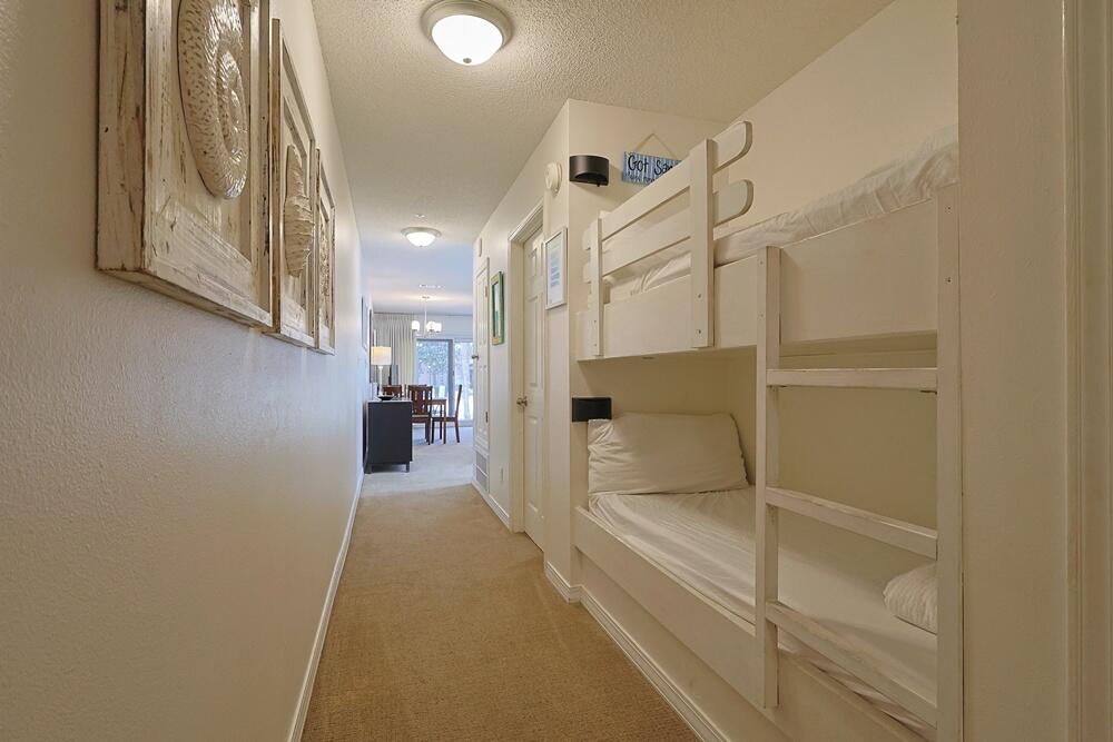 MARAVILLA CONDO 4 - Residential