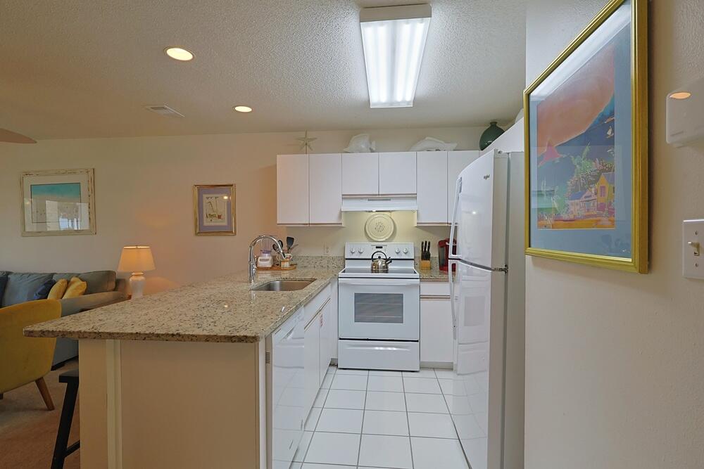 MARAVILLA CONDO 4 - Residential