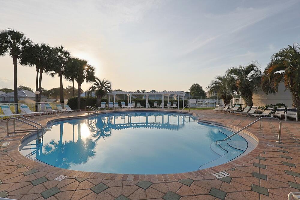 MARAVILLA CONDO 4 - Residential