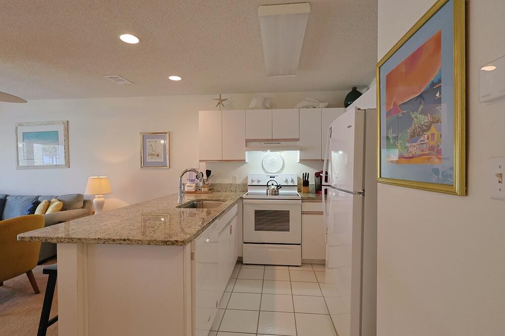 MARAVILLA CONDO 4 - Residential