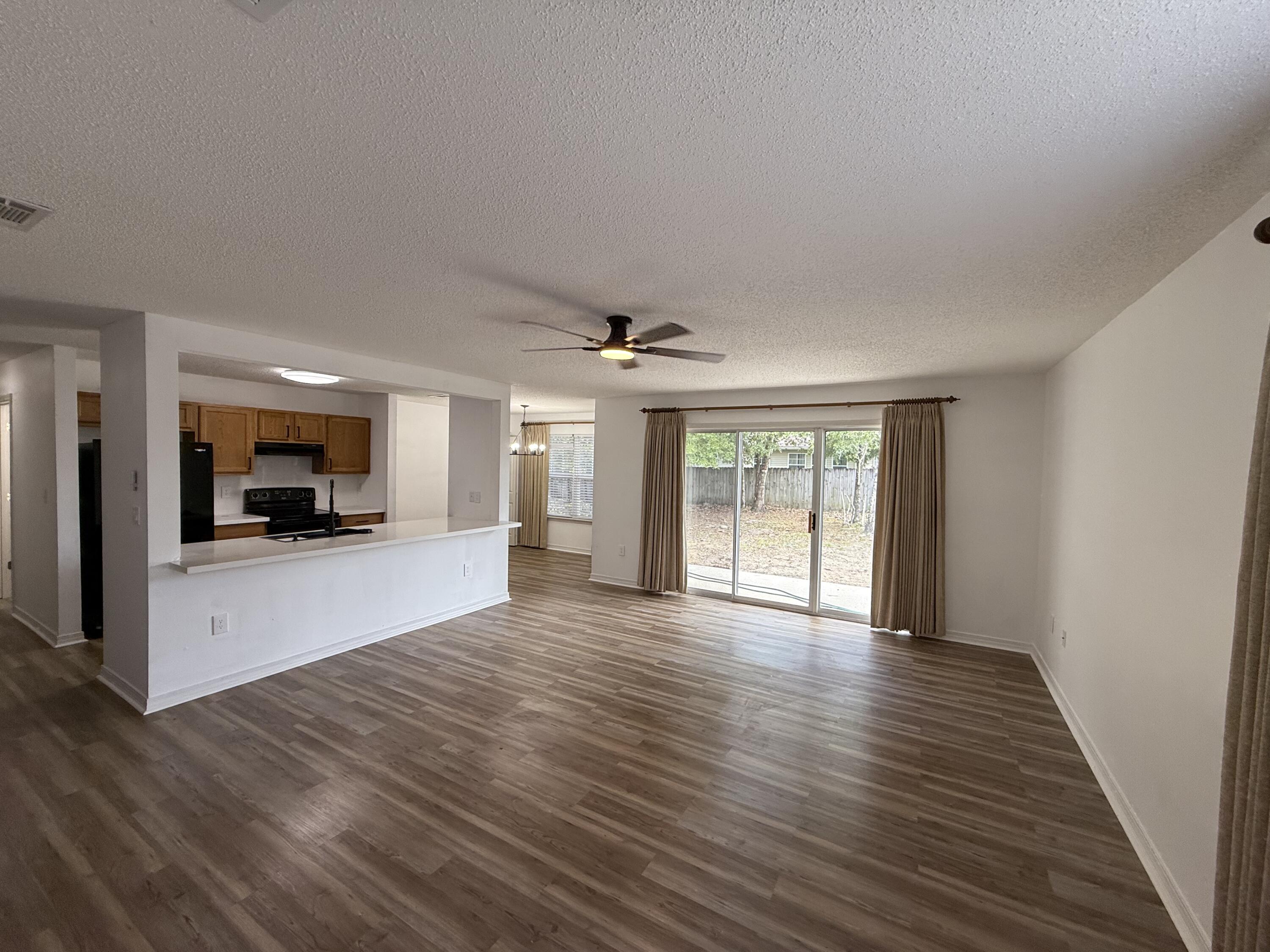 HUNTERS' RIDGE - Residential Lease