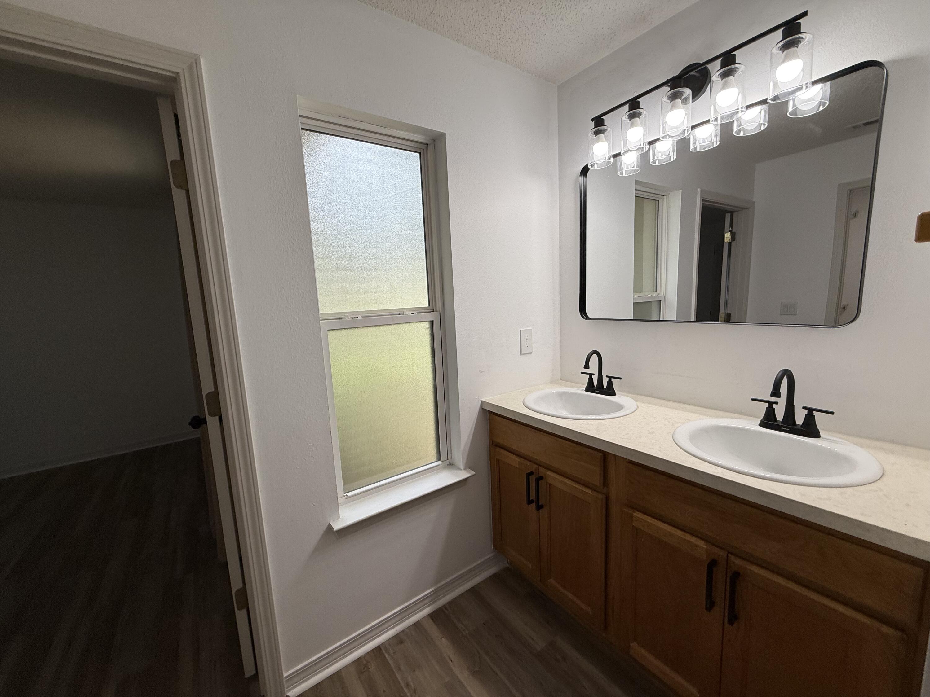 HUNTERS' RIDGE - Residential Lease