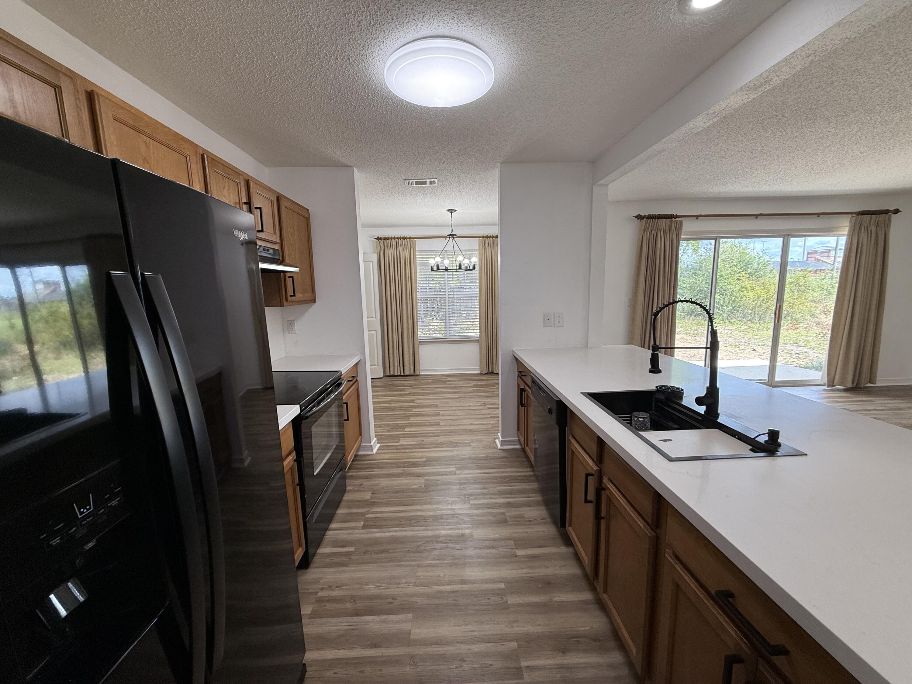 HUNTERS' RIDGE - Residential Lease