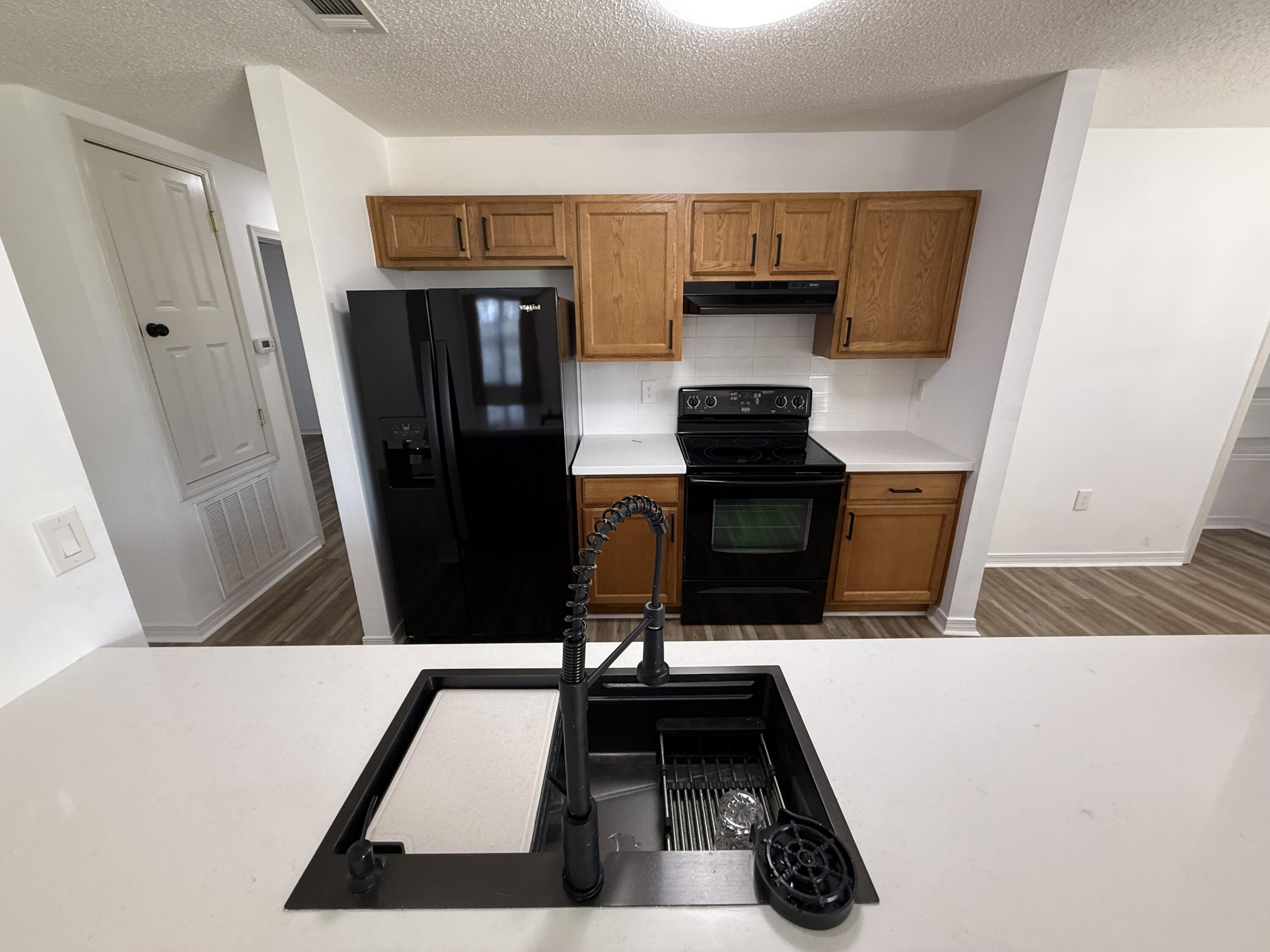 HUNTERS' RIDGE - Residential Lease