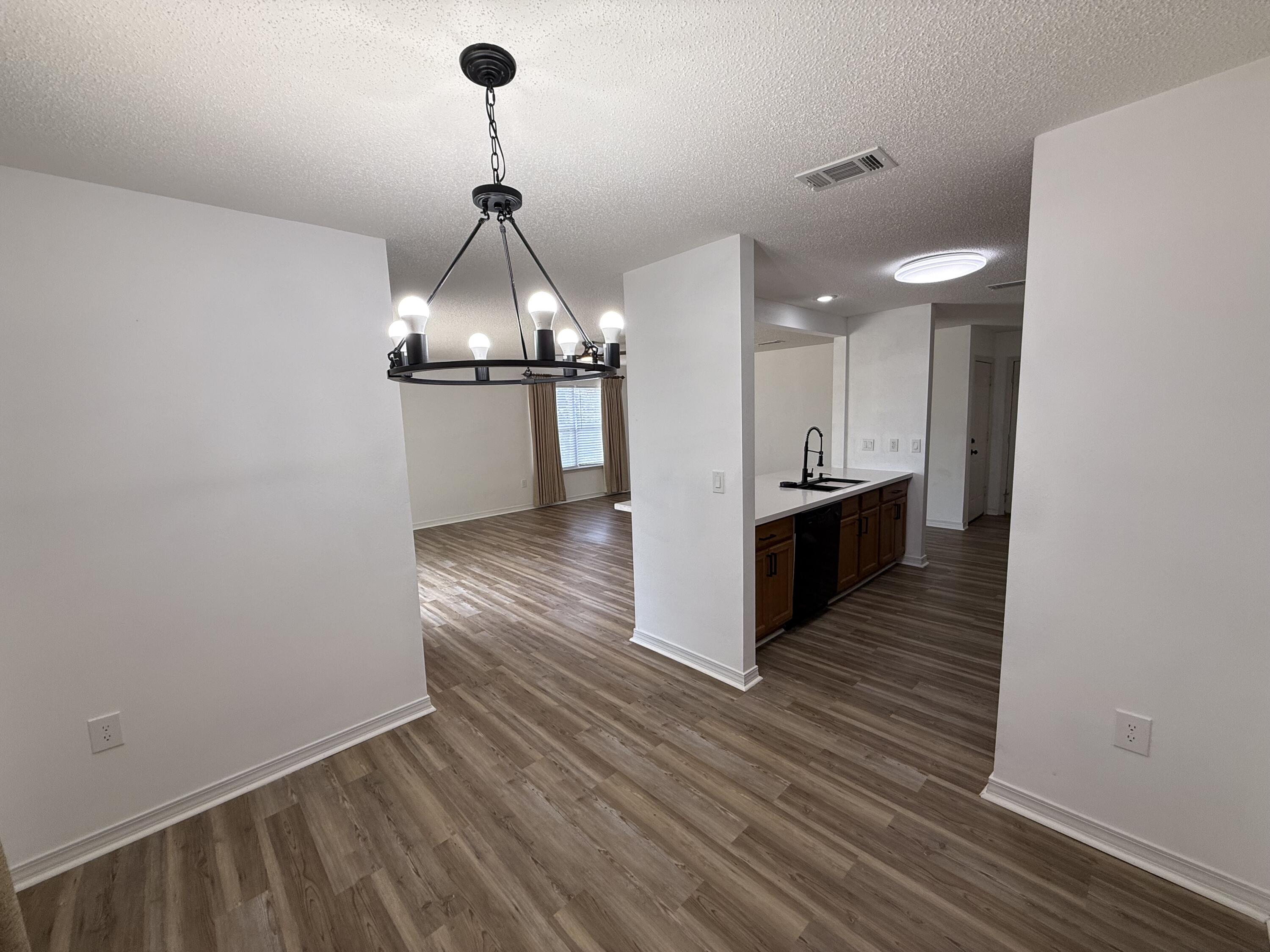 HUNTERS' RIDGE - Residential Lease