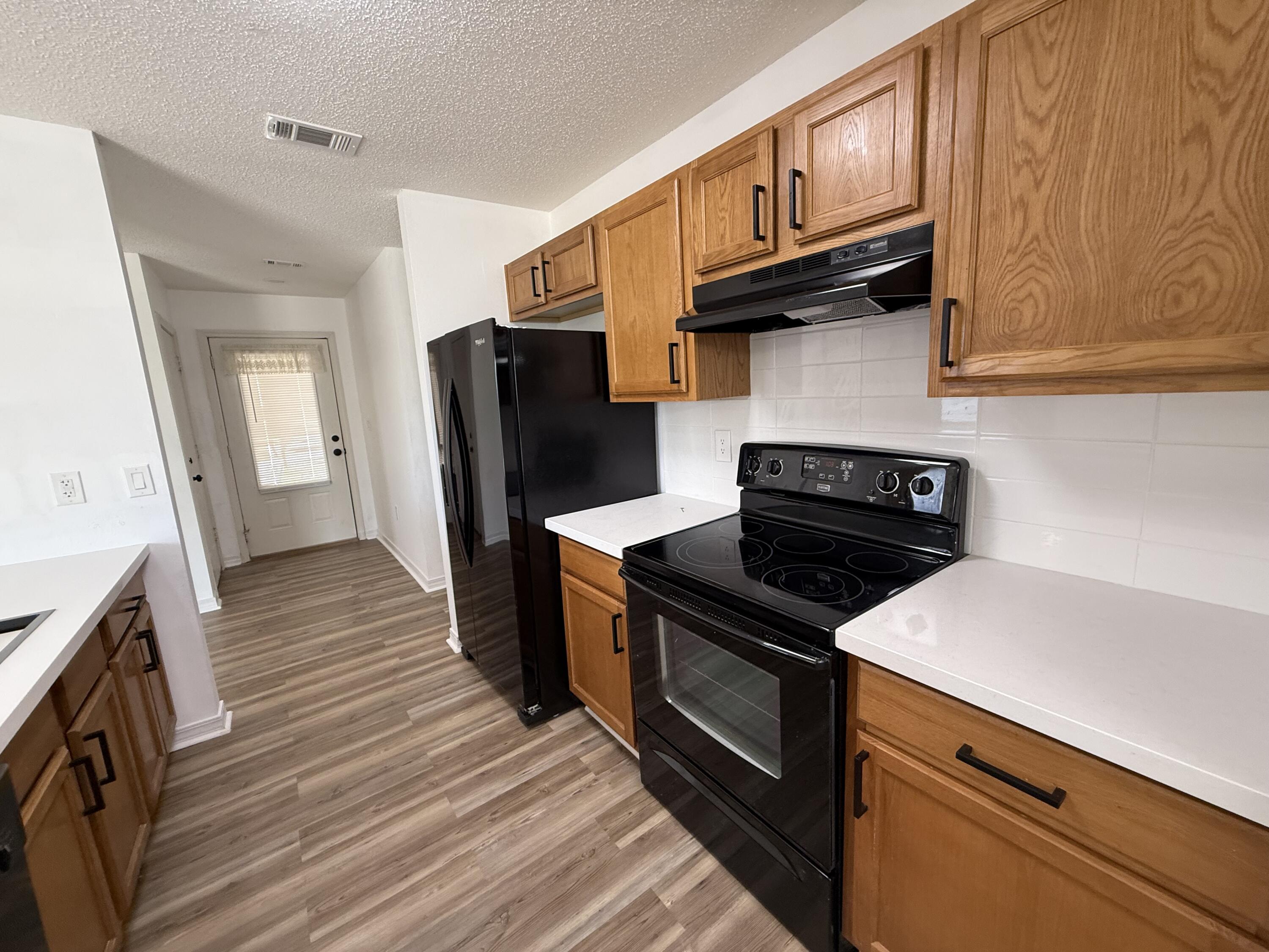 HUNTERS' RIDGE - Residential Lease
