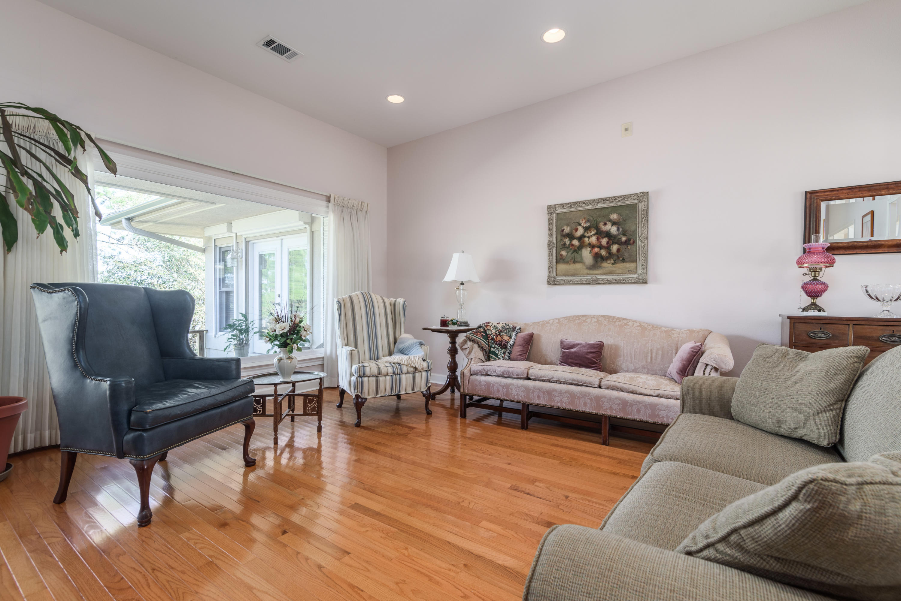 LAKE LORRAINE ESTATES - Residential