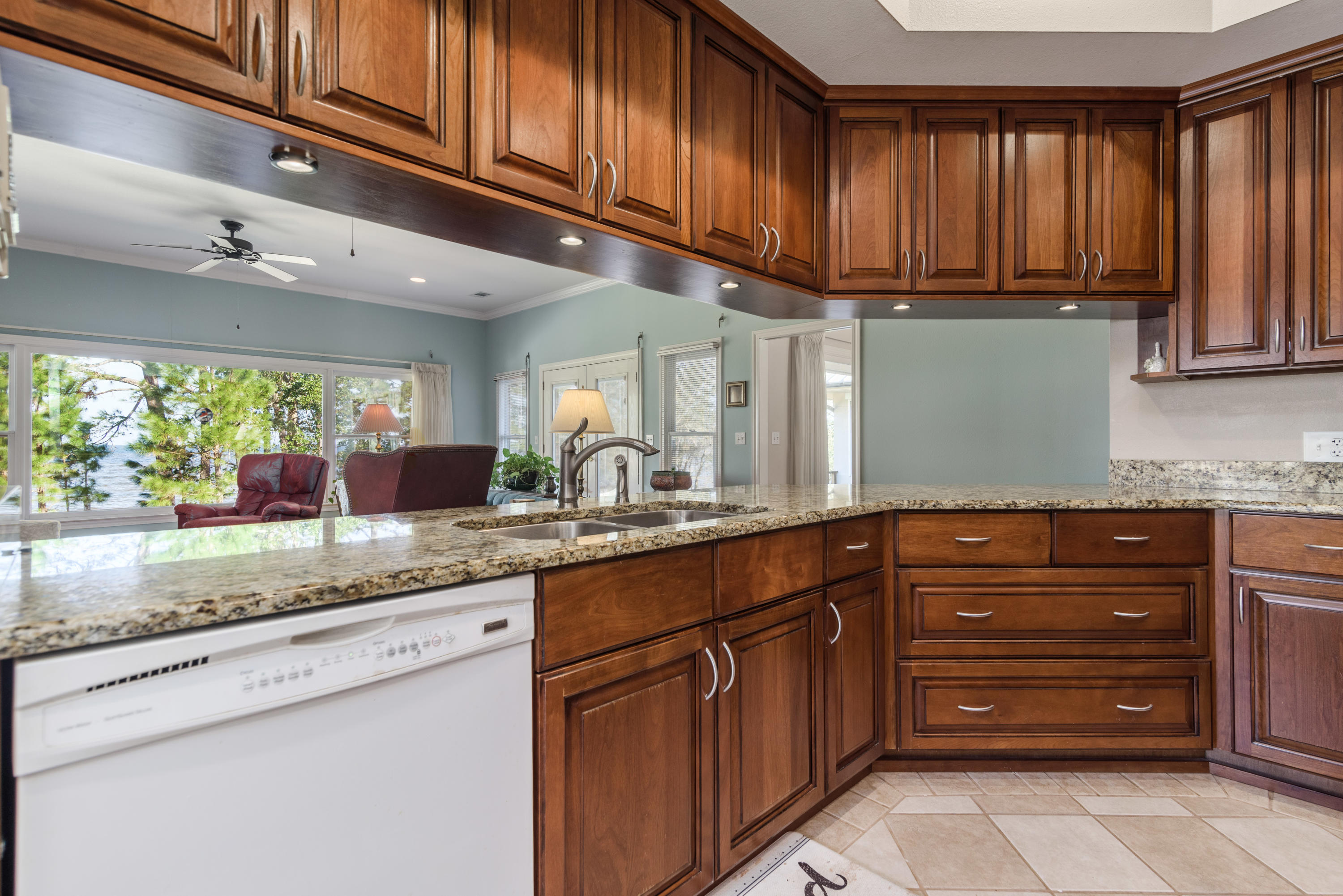 LAKE LORRAINE ESTATES - Residential