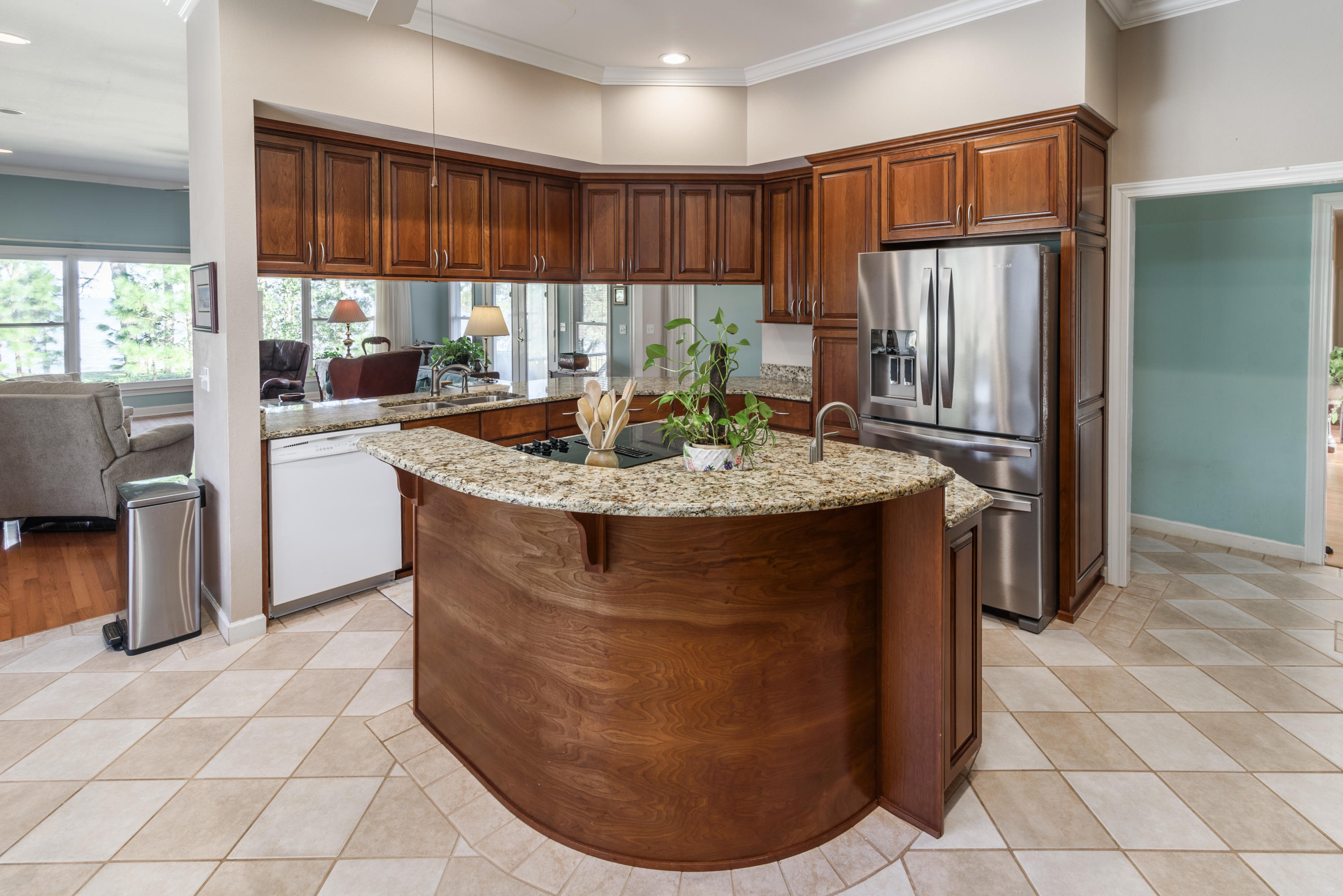 LAKE LORRAINE ESTATES - Residential