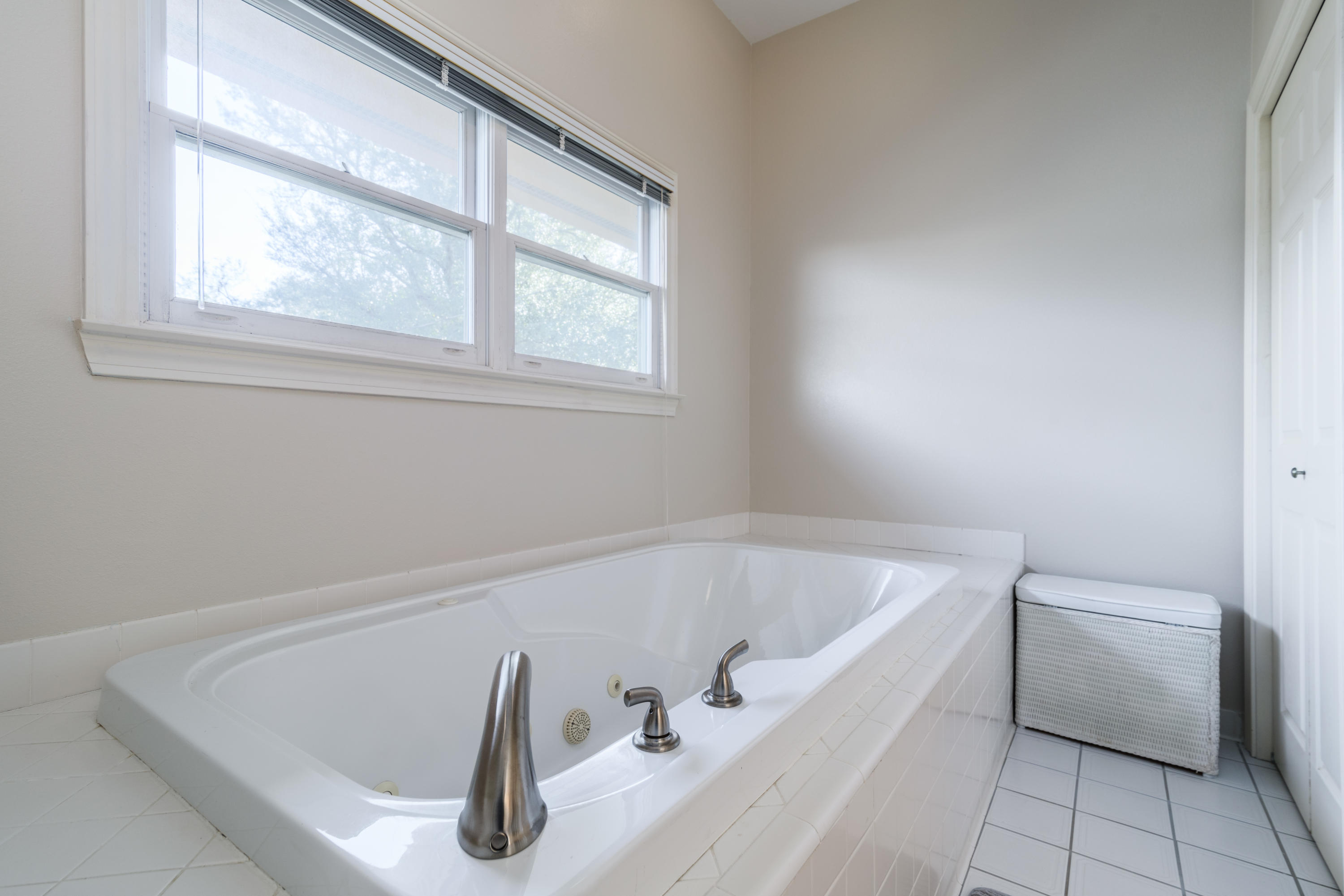 LAKE LORRAINE ESTATES - Residential