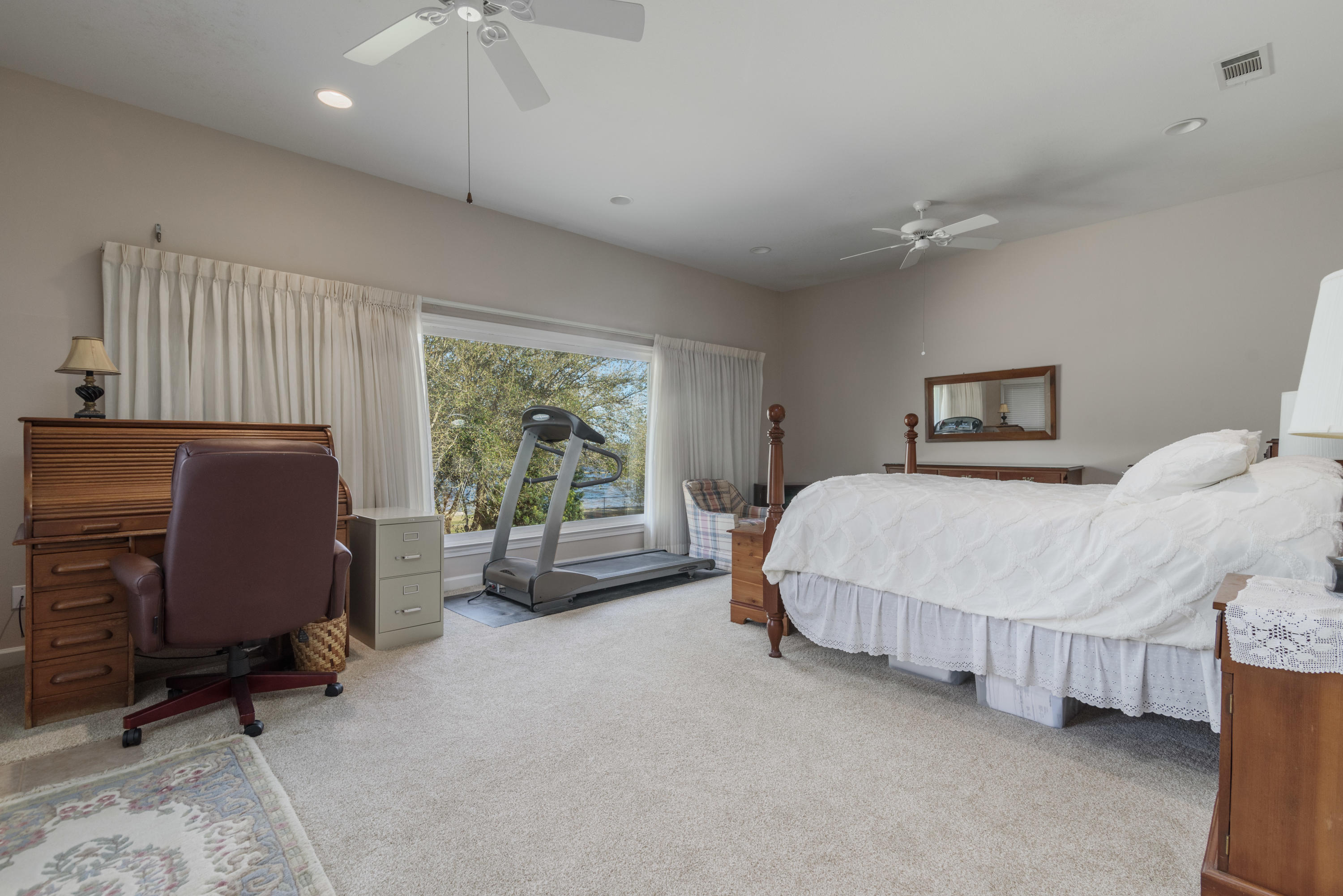 LAKE LORRAINE ESTATES - Residential