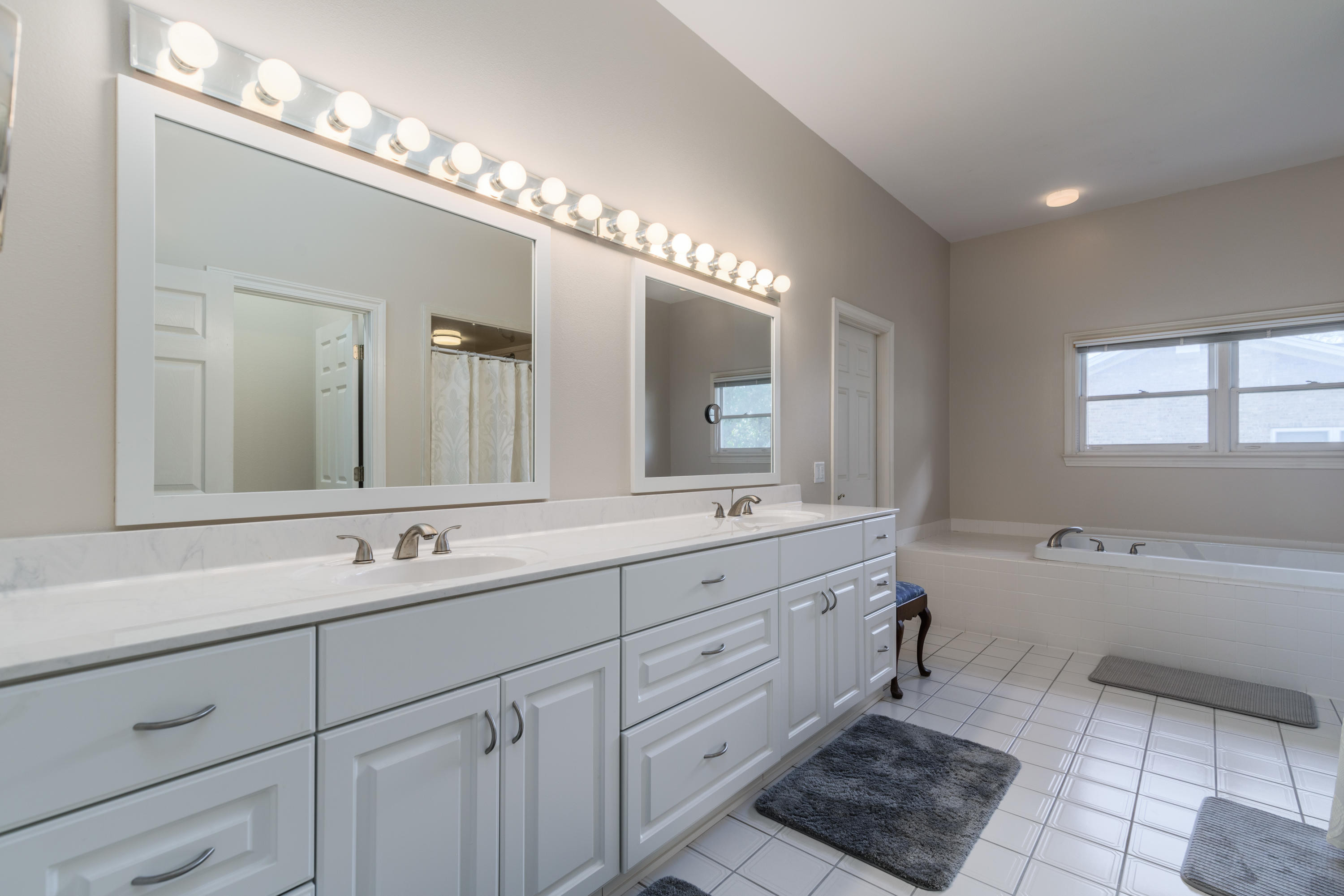 LAKE LORRAINE ESTATES - Residential