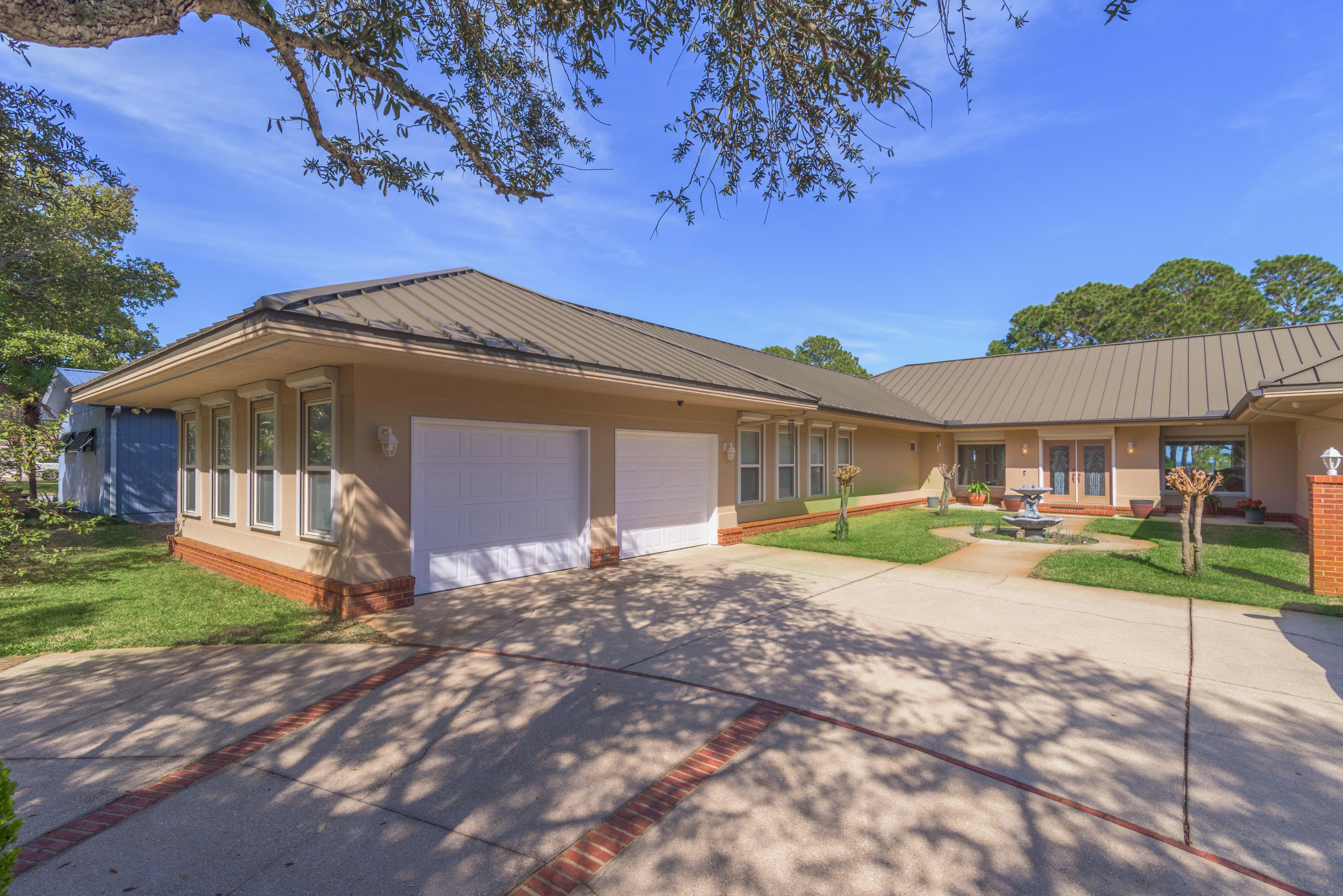 LAKE LORRAINE ESTATES - Residential