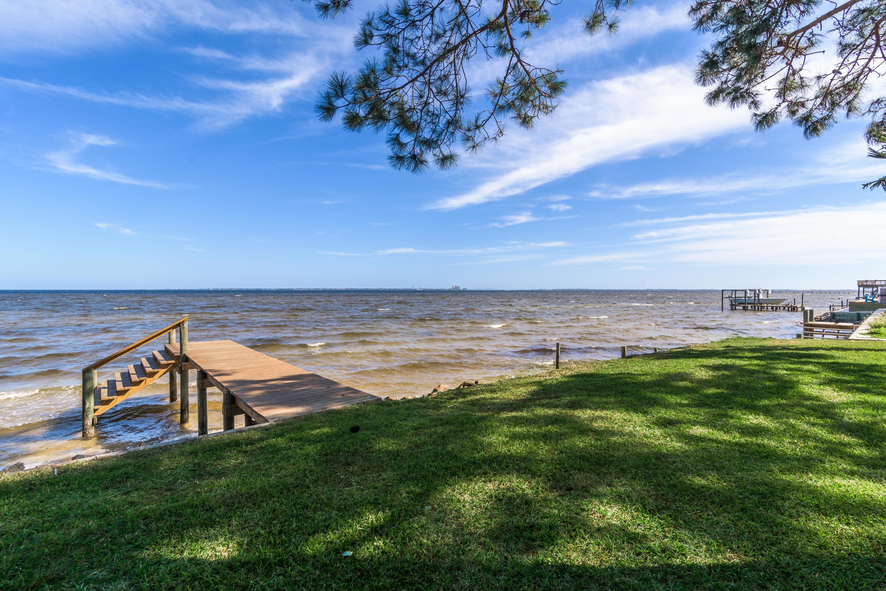 LAKE LORRAINE ESTATES - Residential