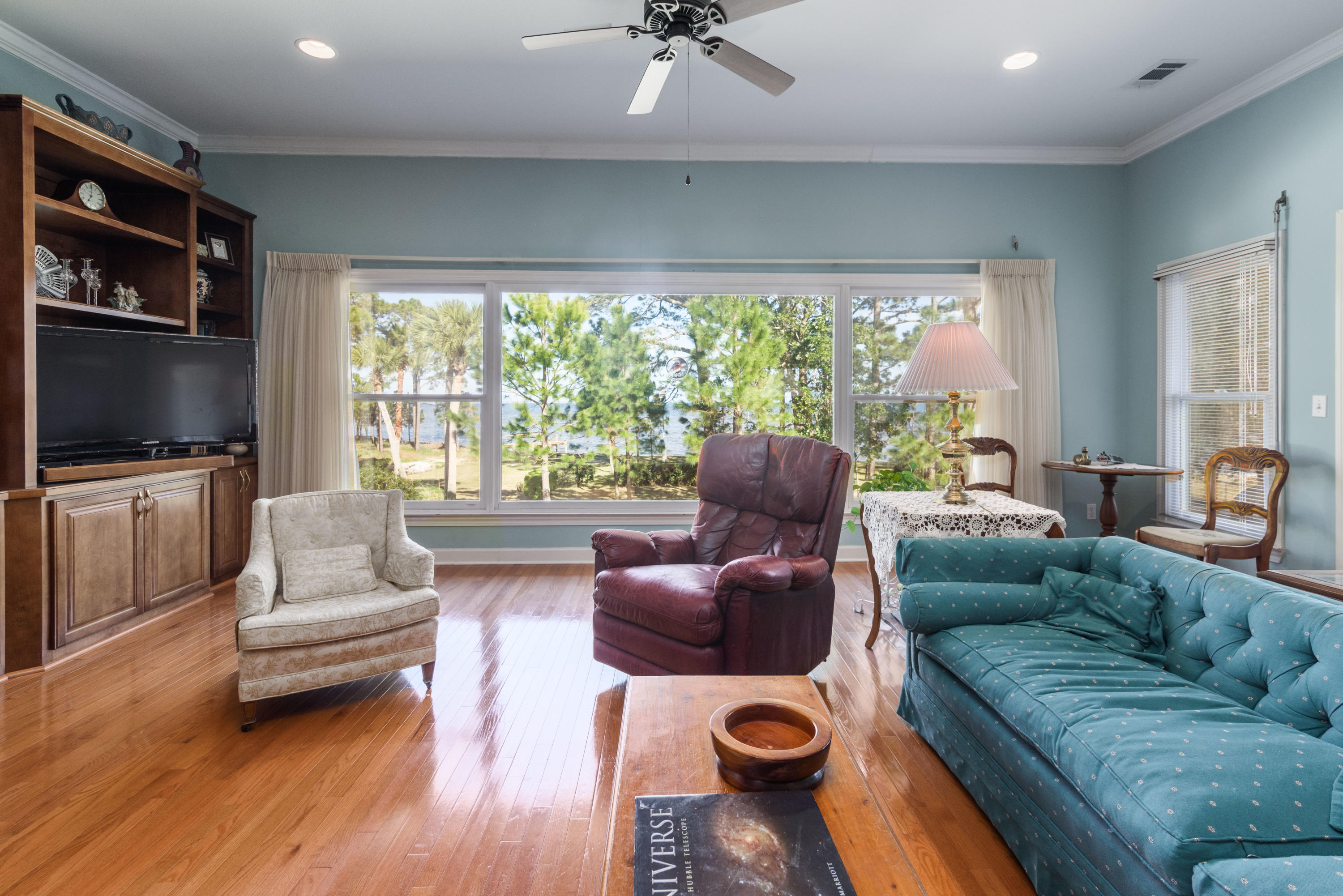 LAKE LORRAINE ESTATES - Residential