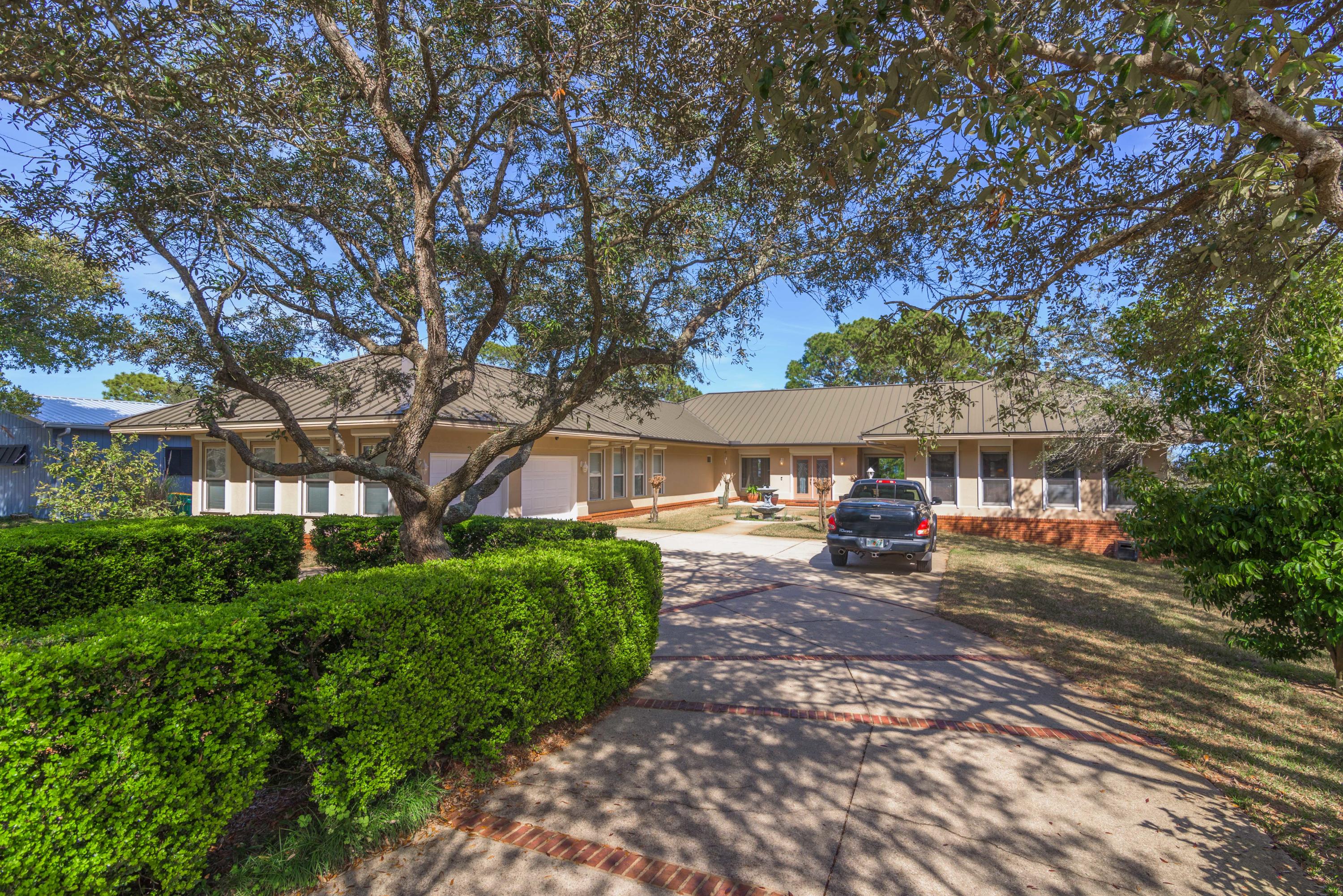 LAKE LORRAINE ESTATES - Residential