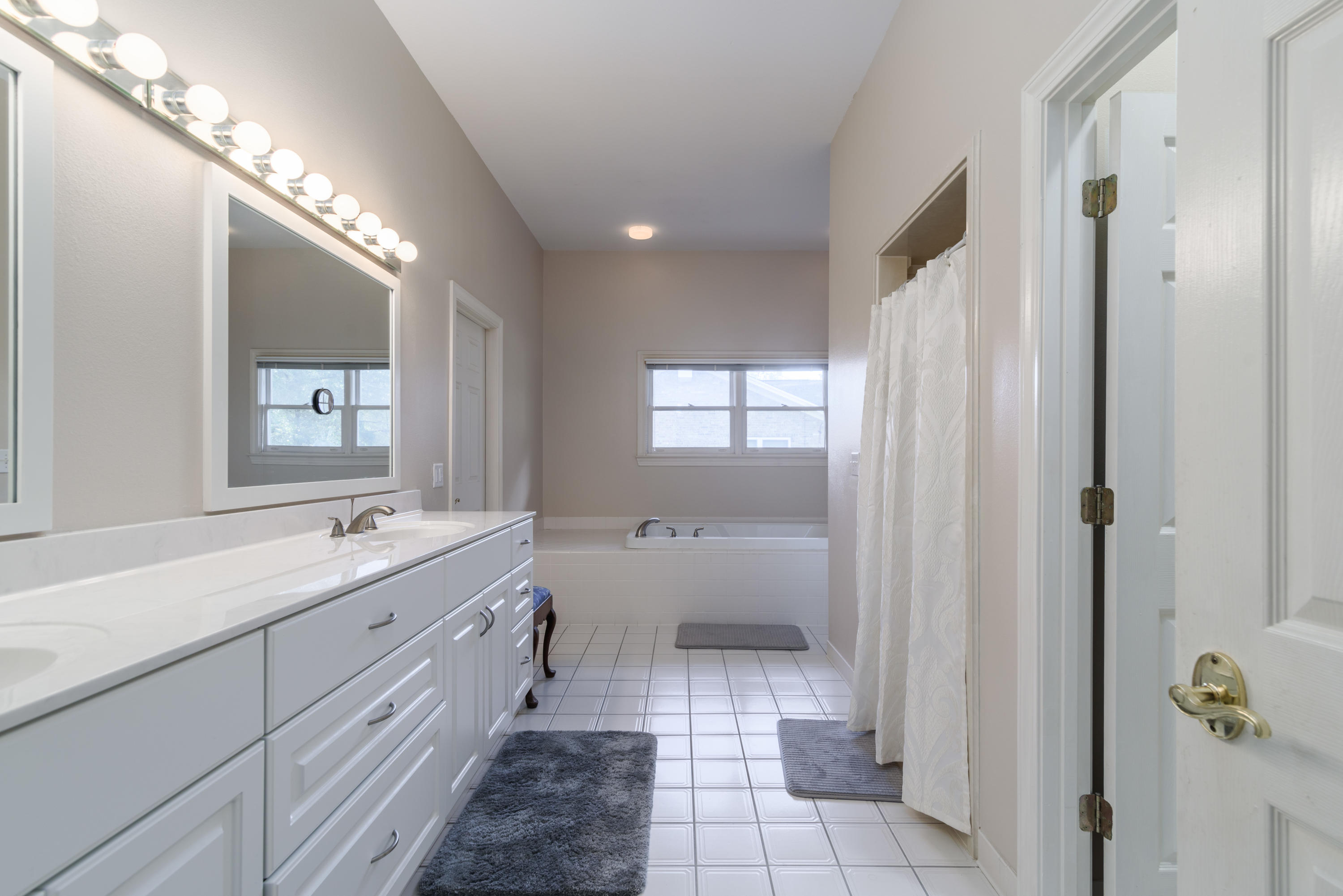 LAKE LORRAINE ESTATES - Residential