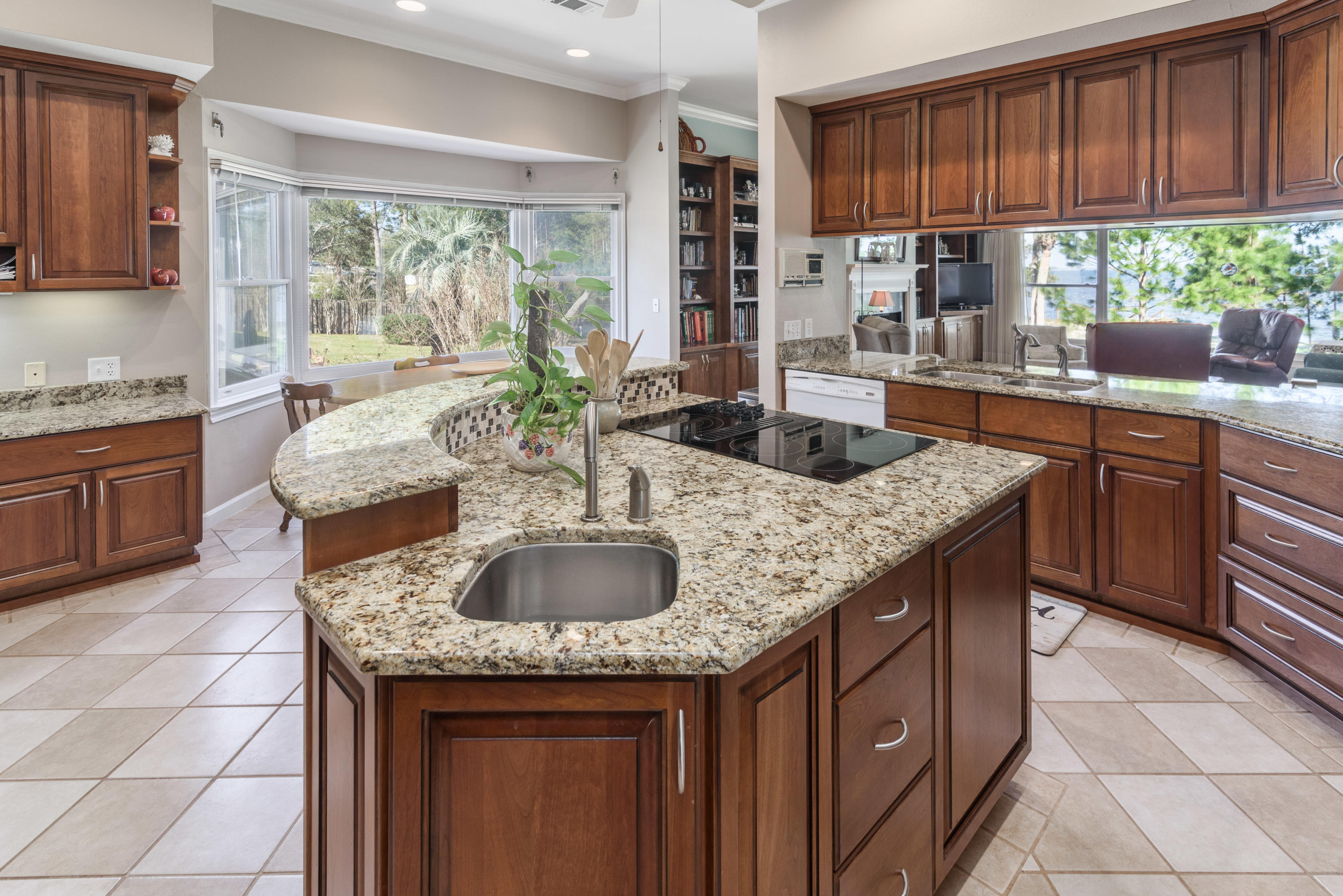 LAKE LORRAINE ESTATES - Residential