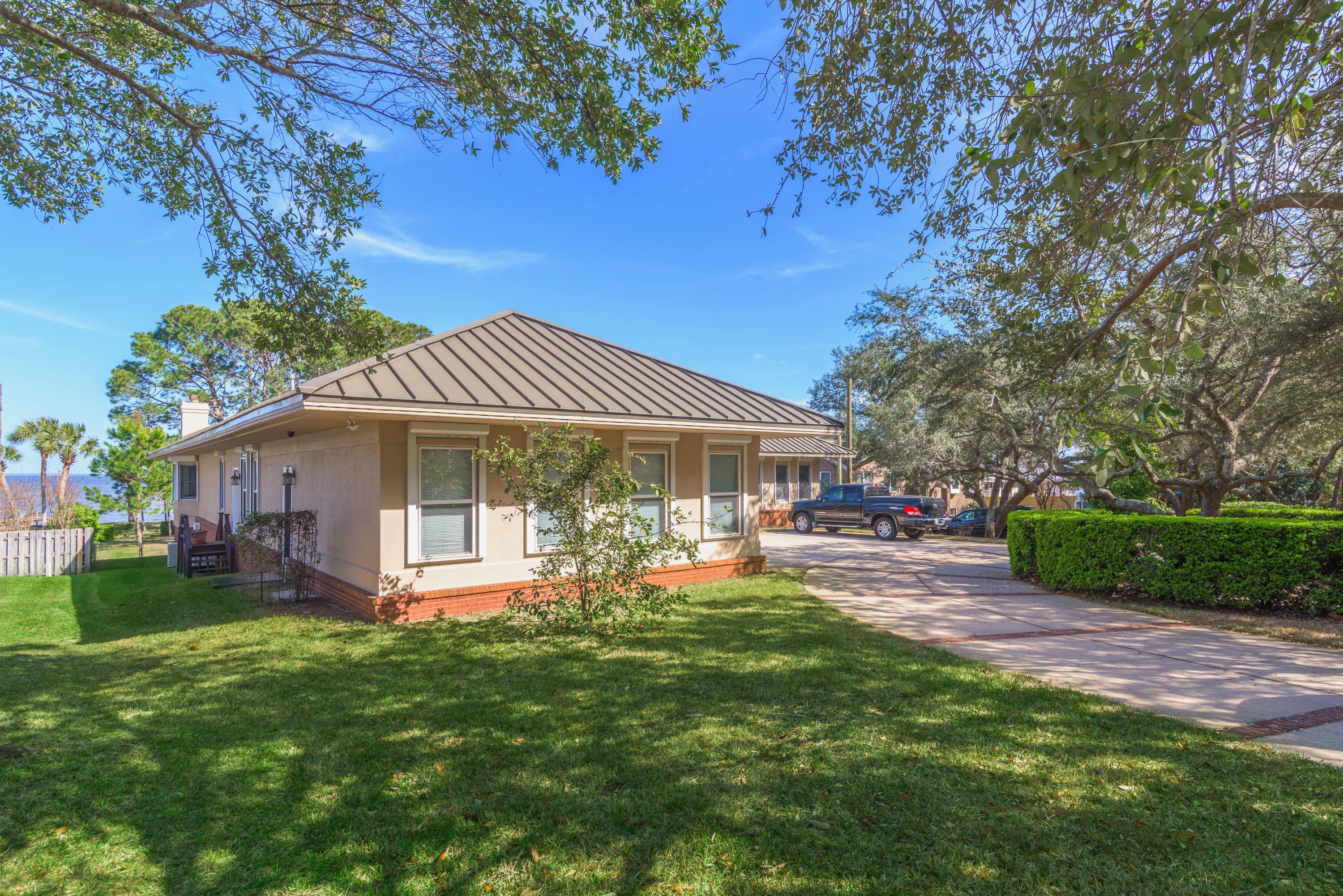 LAKE LORRAINE ESTATES - Residential