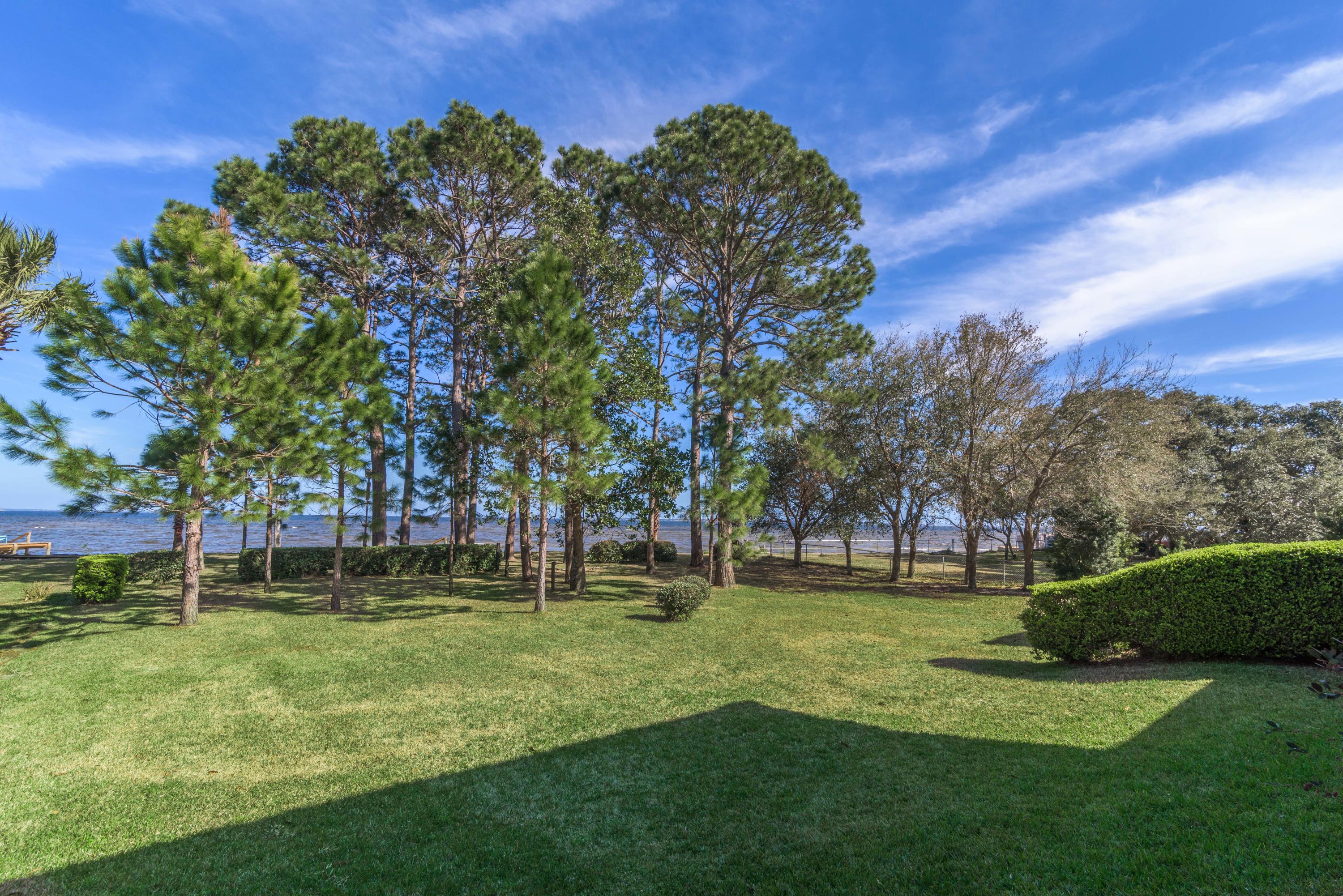 LAKE LORRAINE ESTATES - Residential