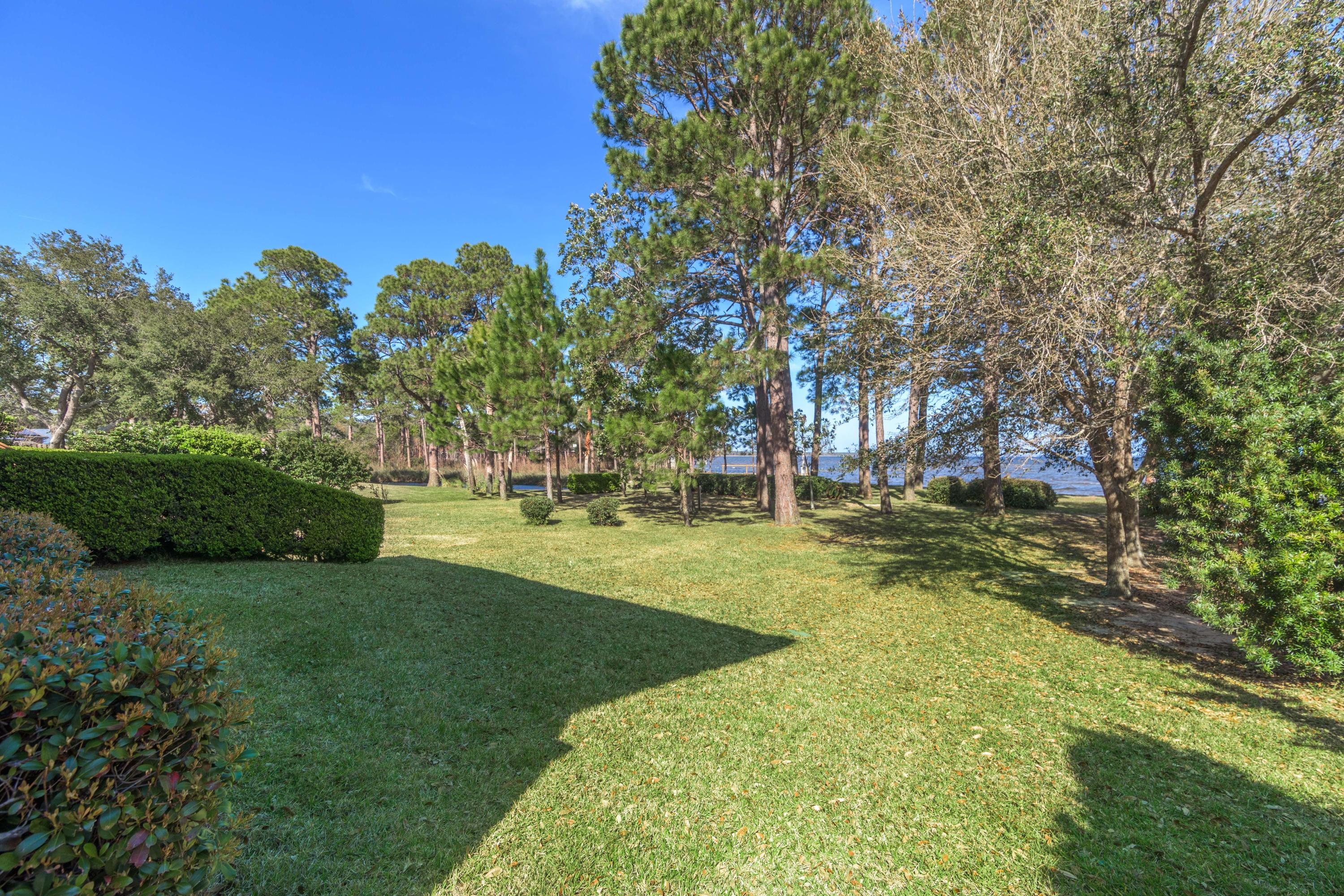 LAKE LORRAINE ESTATES - Residential