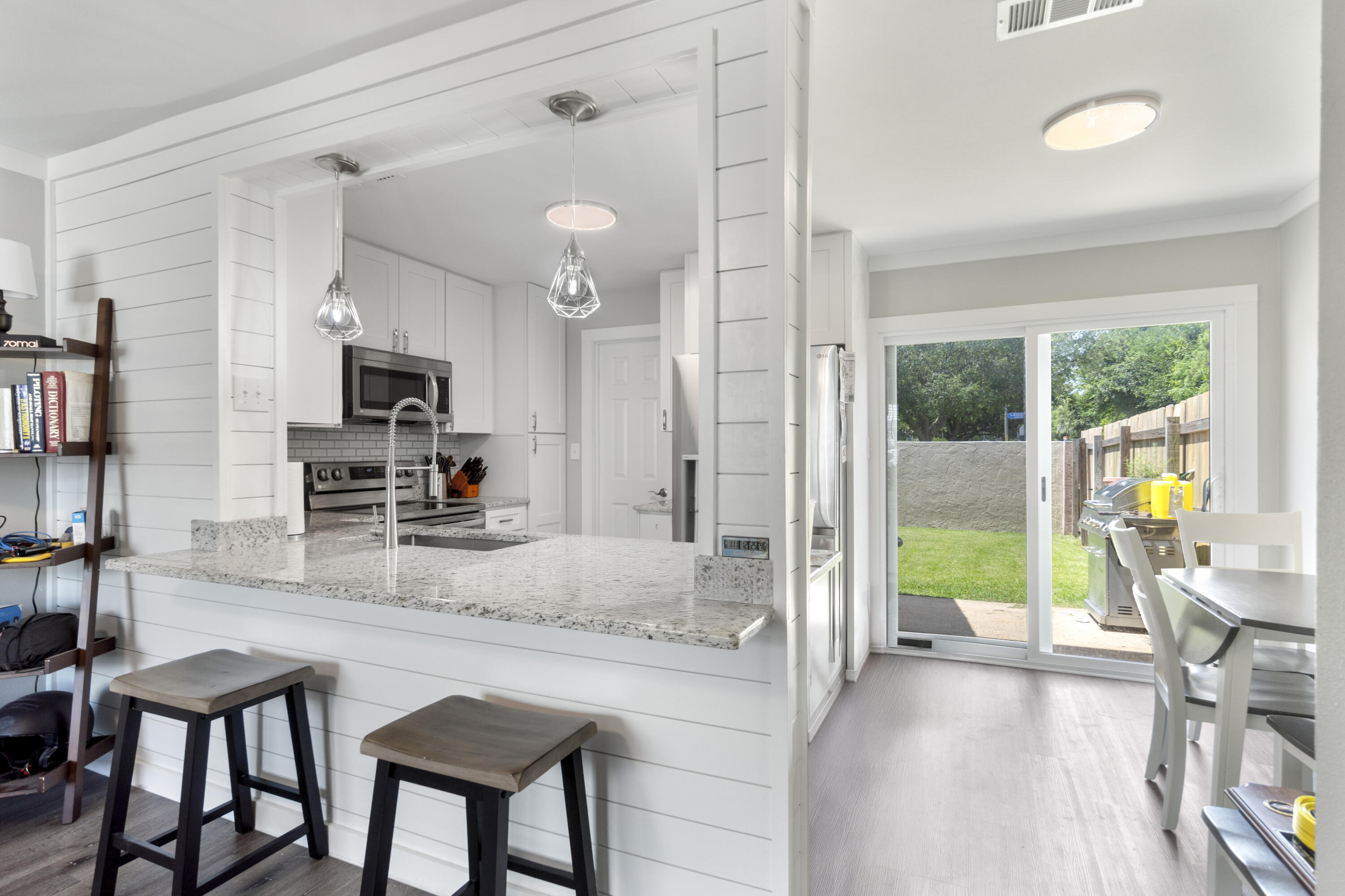 INDIAN HILLS - Residential