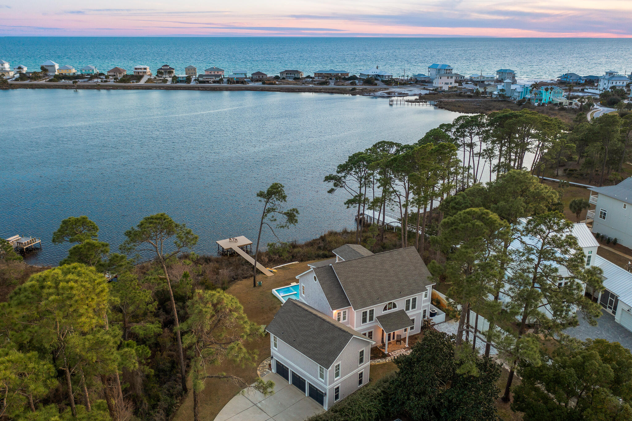 OYSTER LAKE - Residential