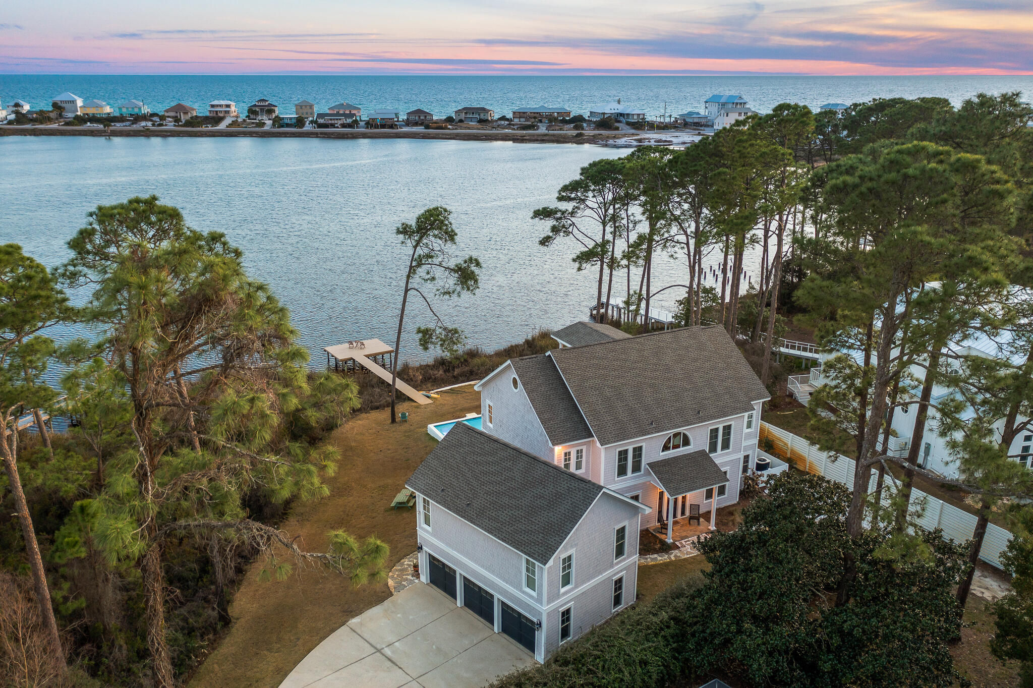 OYSTER LAKE - Residential