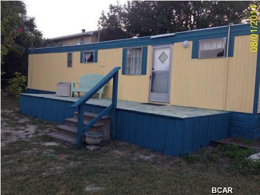 Omg!! WHAT A BARGAIN!!! A nice price lot and you get a mobile home thrown in with the deal. mobile home conveys with no value attached come check this out before it is gone.