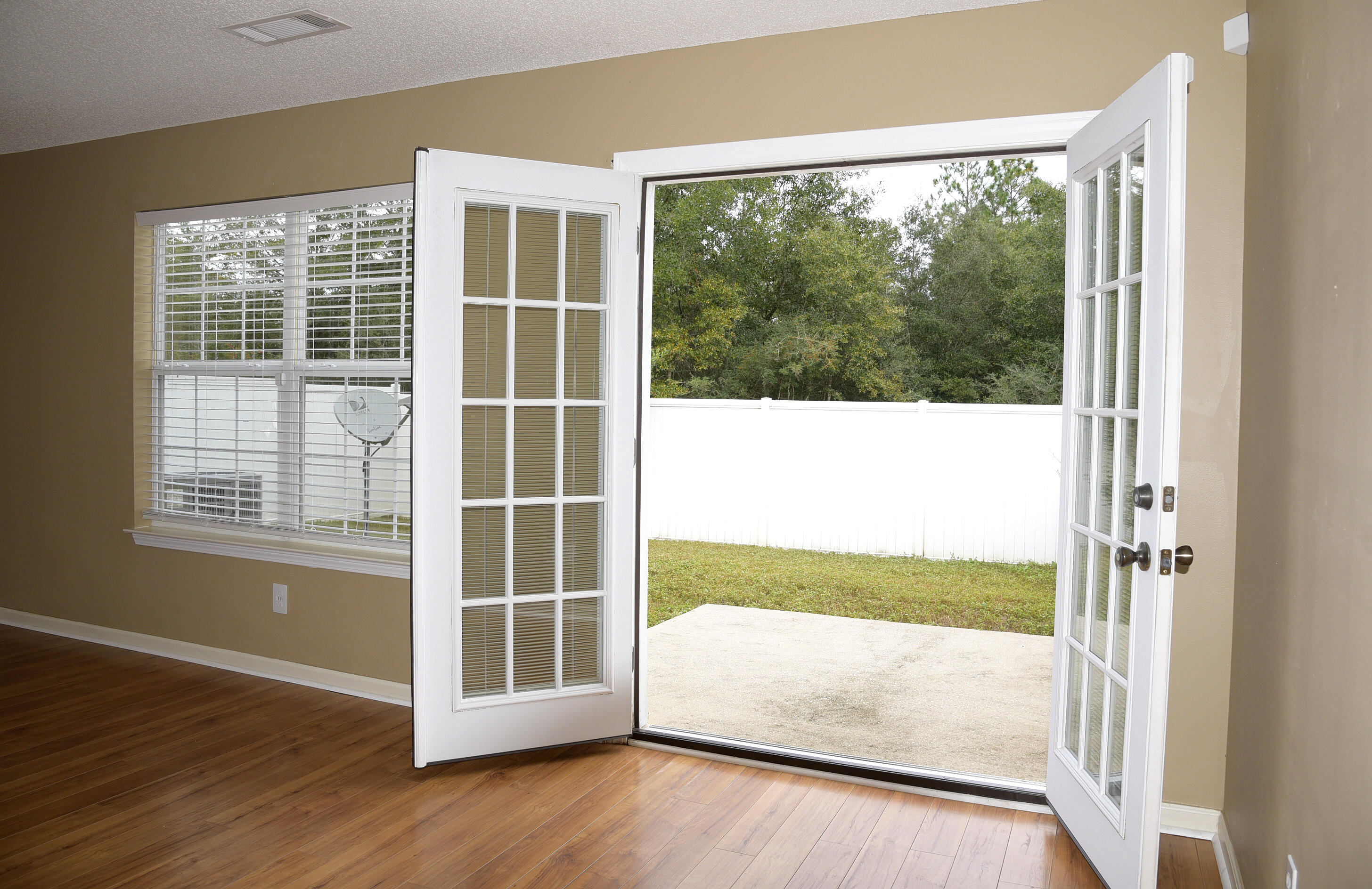 ROLLING PINES - Residential Lease