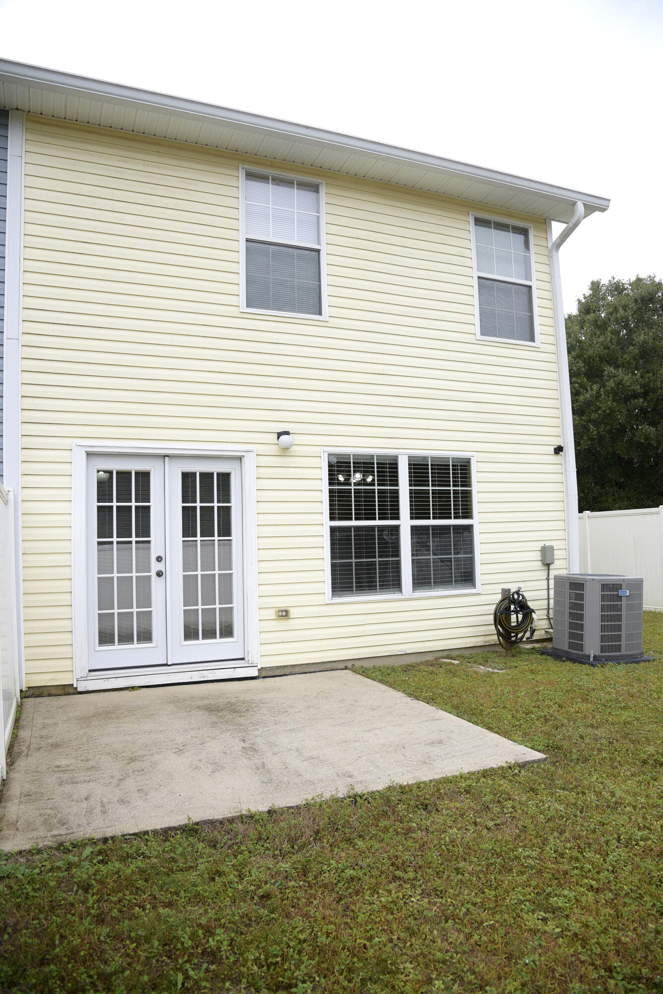 ROLLING PINES - Residential Lease