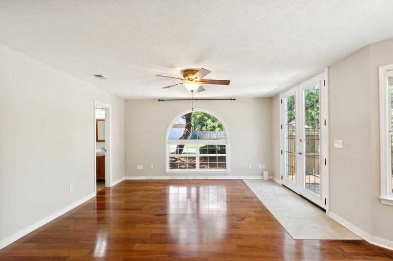 PARKWOOD ESTATES PH 1 BLUEWATER BAY - Residential