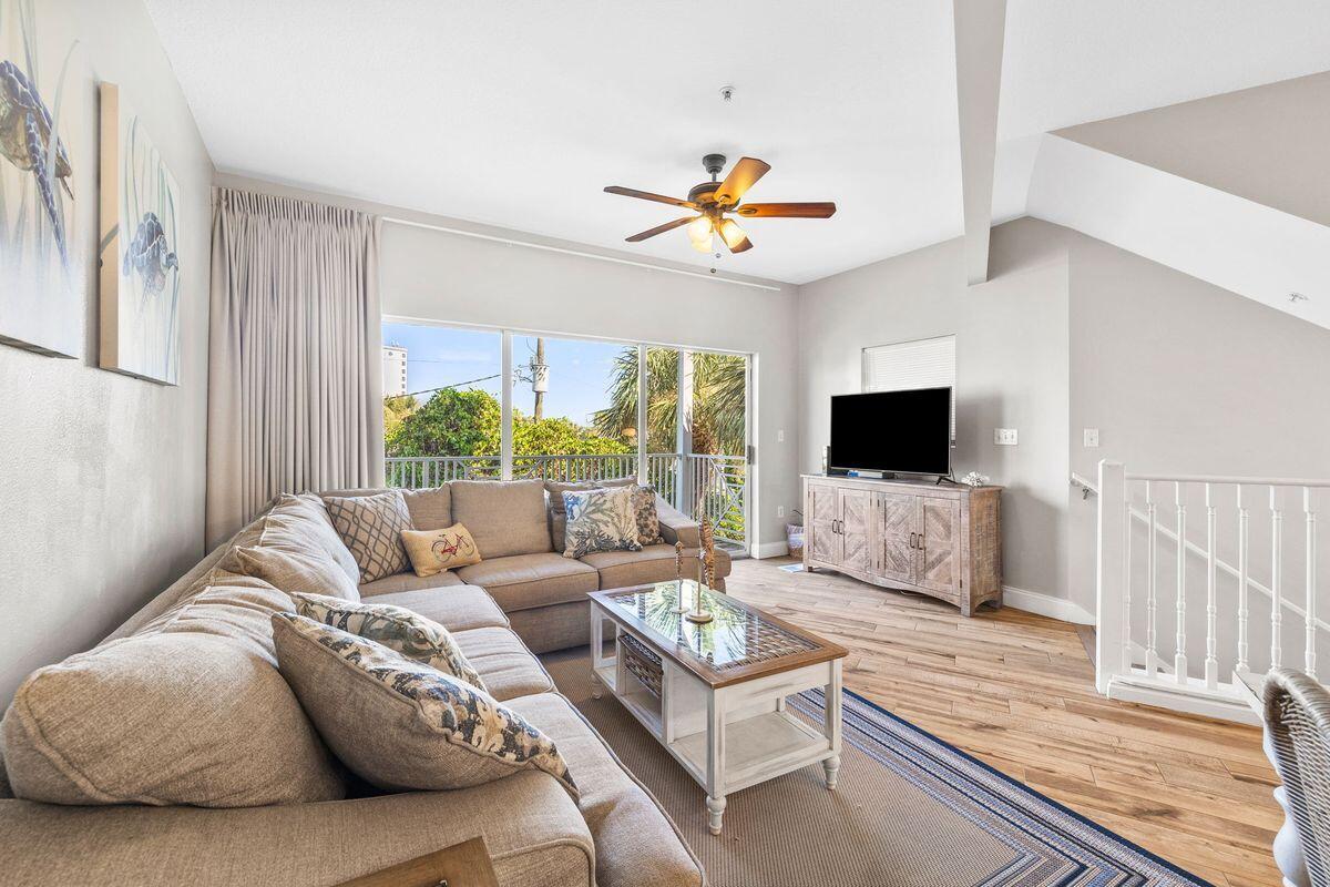 BEACH POINTE T/H - Residential