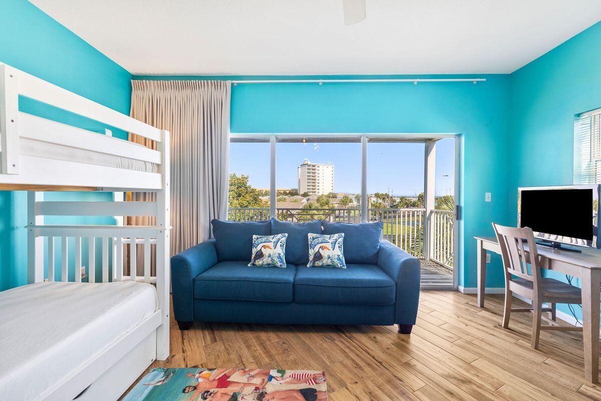 BEACH POINTE T/H - Residential