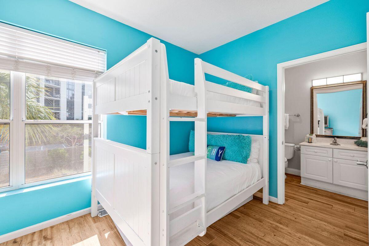 BEACH POINTE T/H - Residential