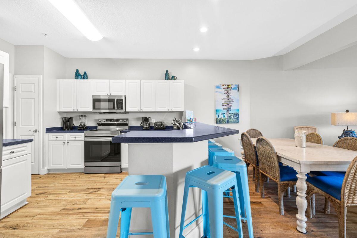 BEACH POINTE T/H - Residential