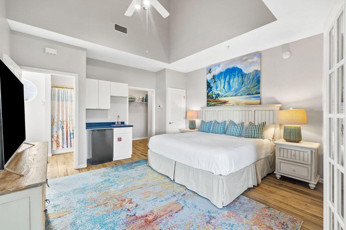 BEACH POINTE T/H - Residential